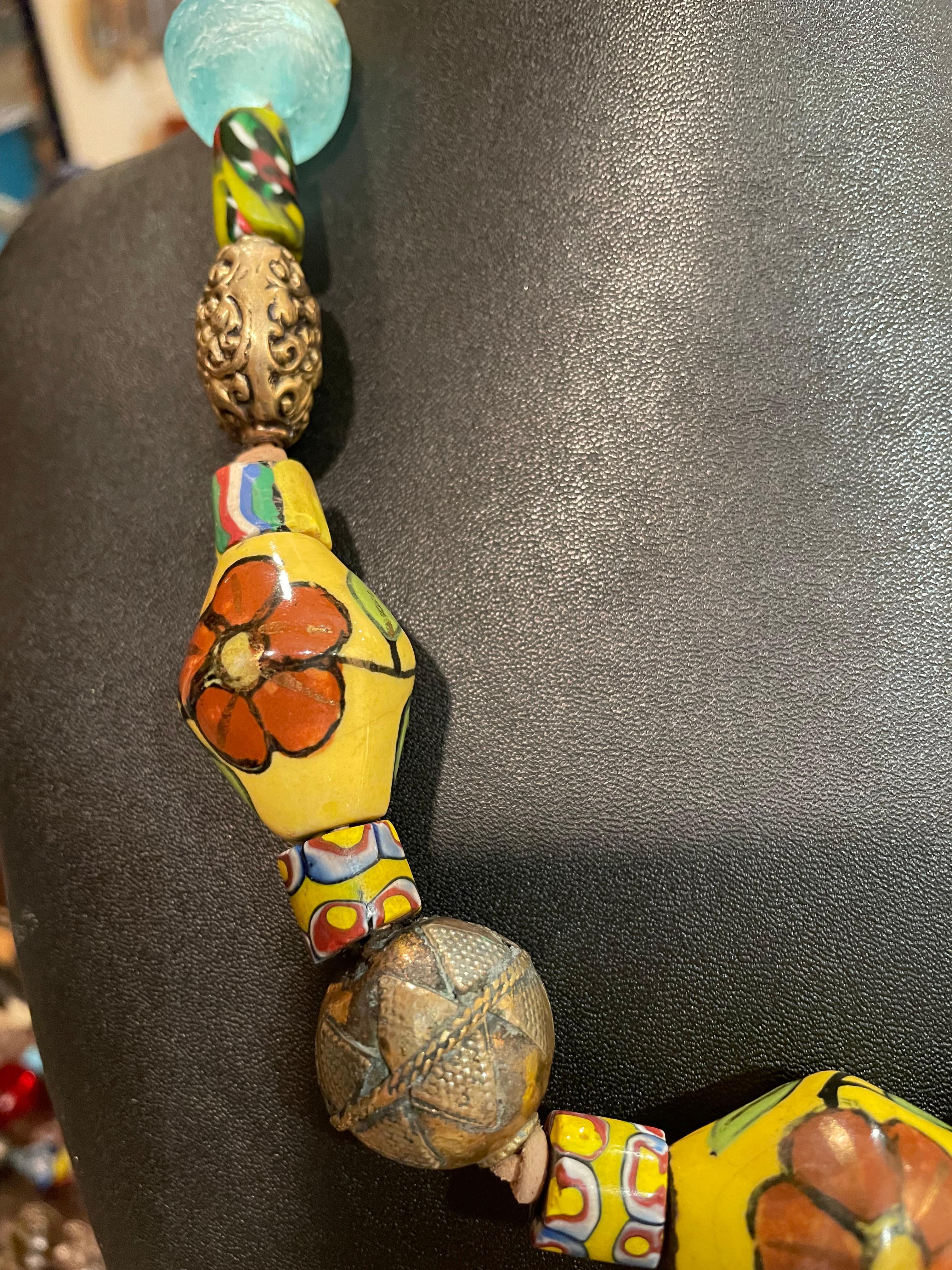 LB offre Vintage Tibetan Painted beads Venetian Trade Tibetan Brass necklace In condizioni buone in vendita a Pittsburgh, PA
