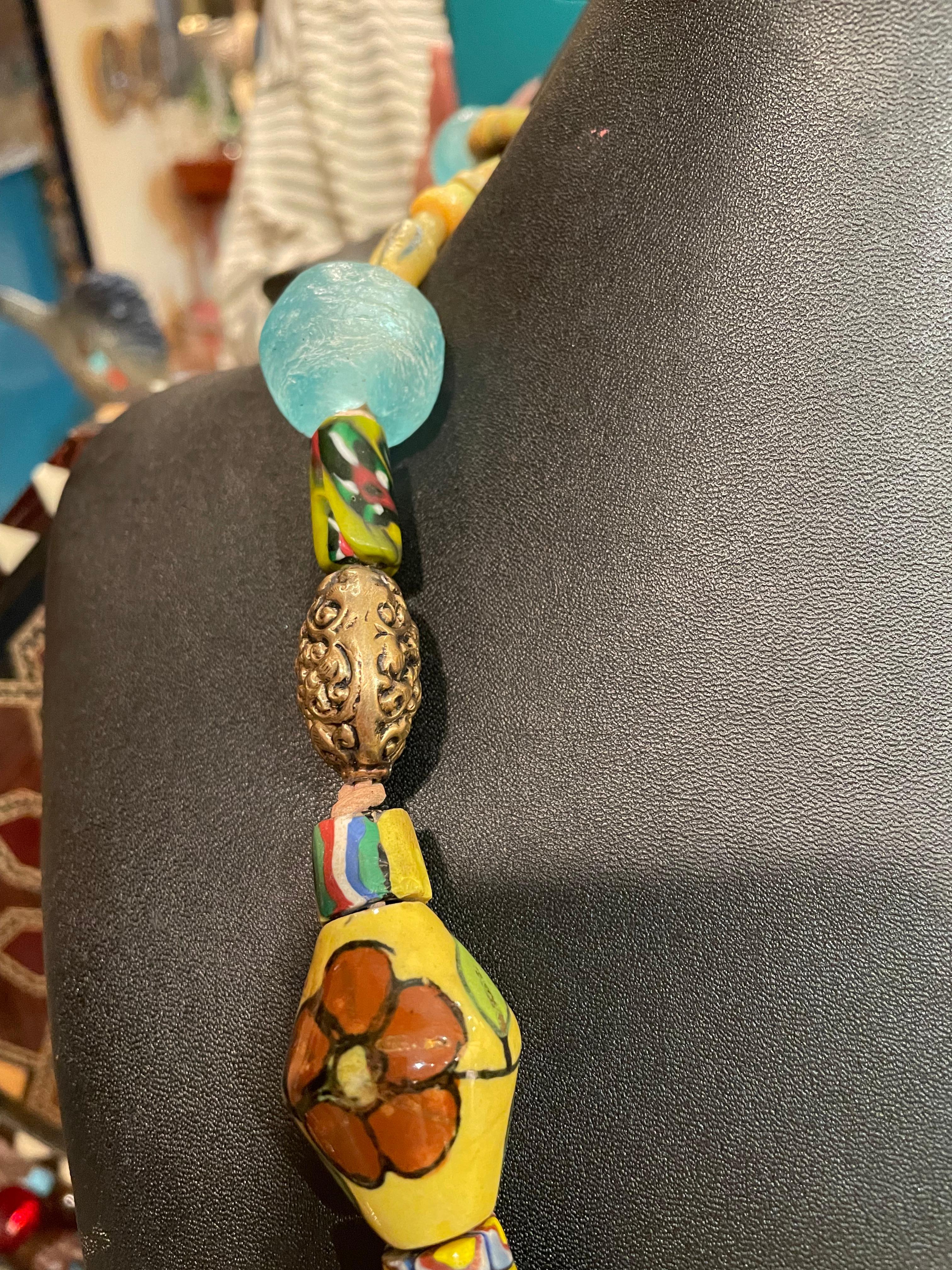 LB offre Vintage Tibetan Painted beads Venetian Trade Tibetan Brass necklace in vendita 1