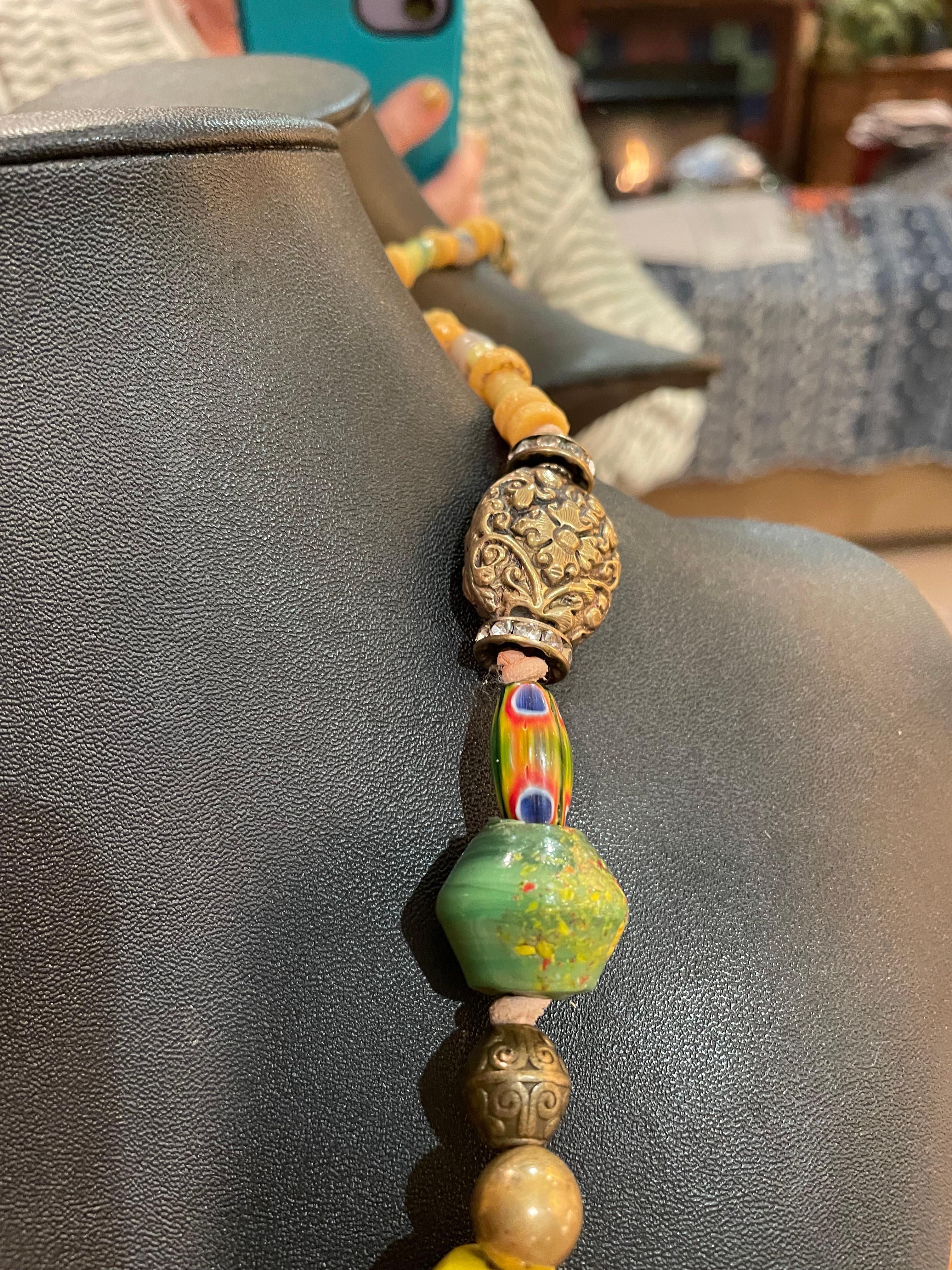 LB offre Vintage Tibetan Painted beads Venetian Trade Tibetan Brass necklace in vendita 2