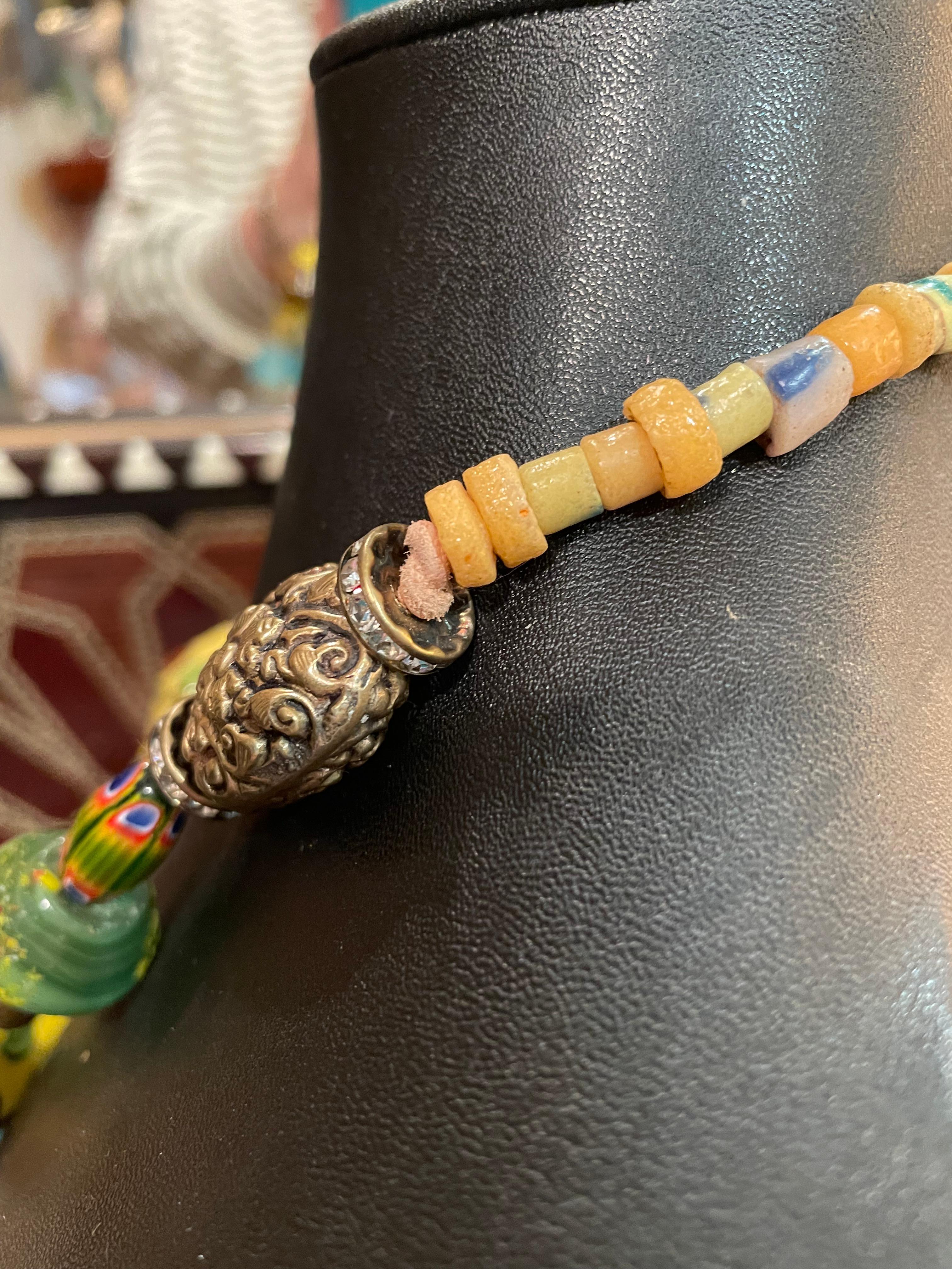 LB offre Vintage Tibetan Painted beads Venetian Trade Tibetan Brass necklace in vendita 4