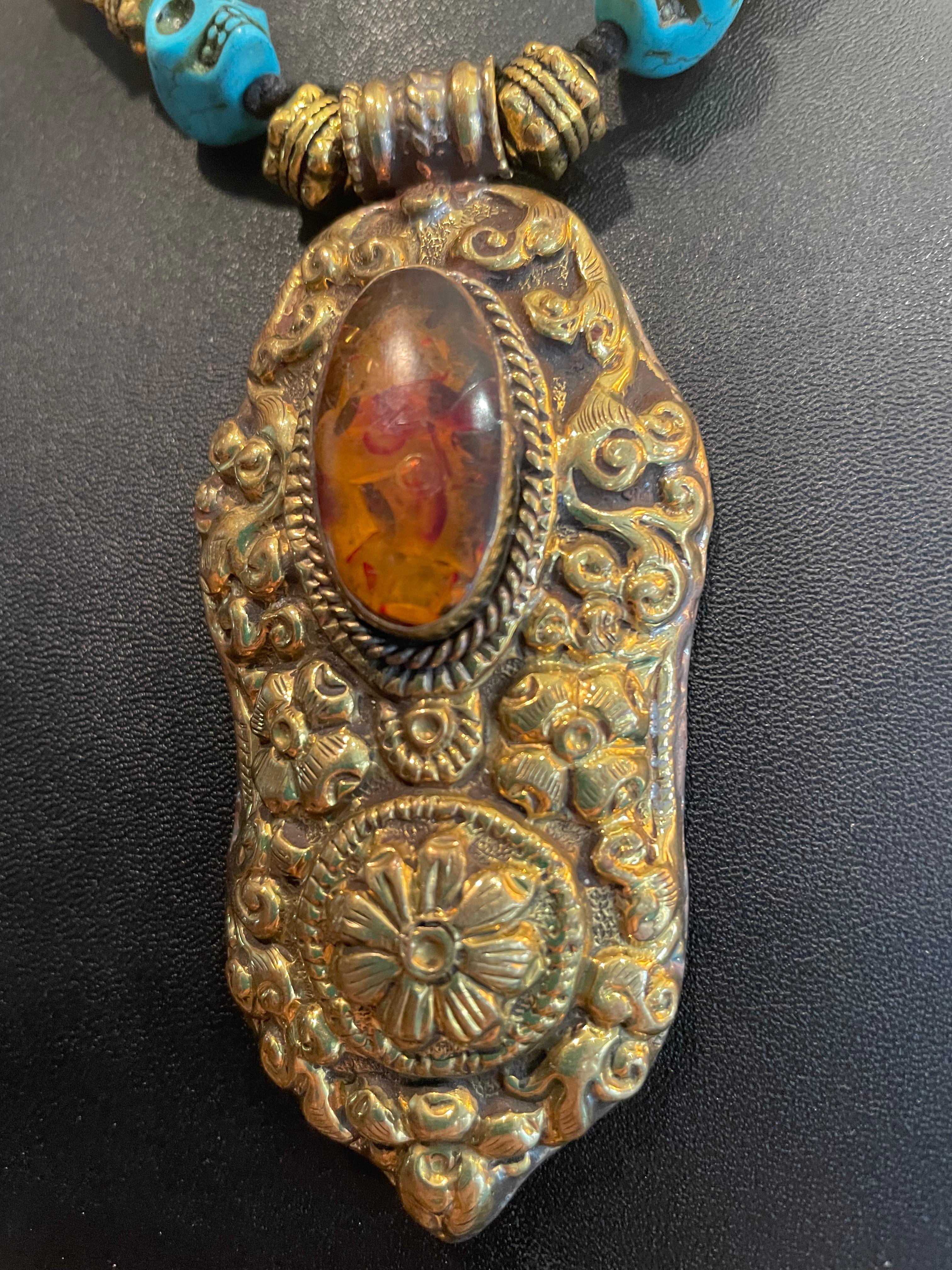 LB Tibetan pendant Turquoise vintage Indian agate bone discs necklace on offer In Good Condition For Sale In Pittsburgh, PA