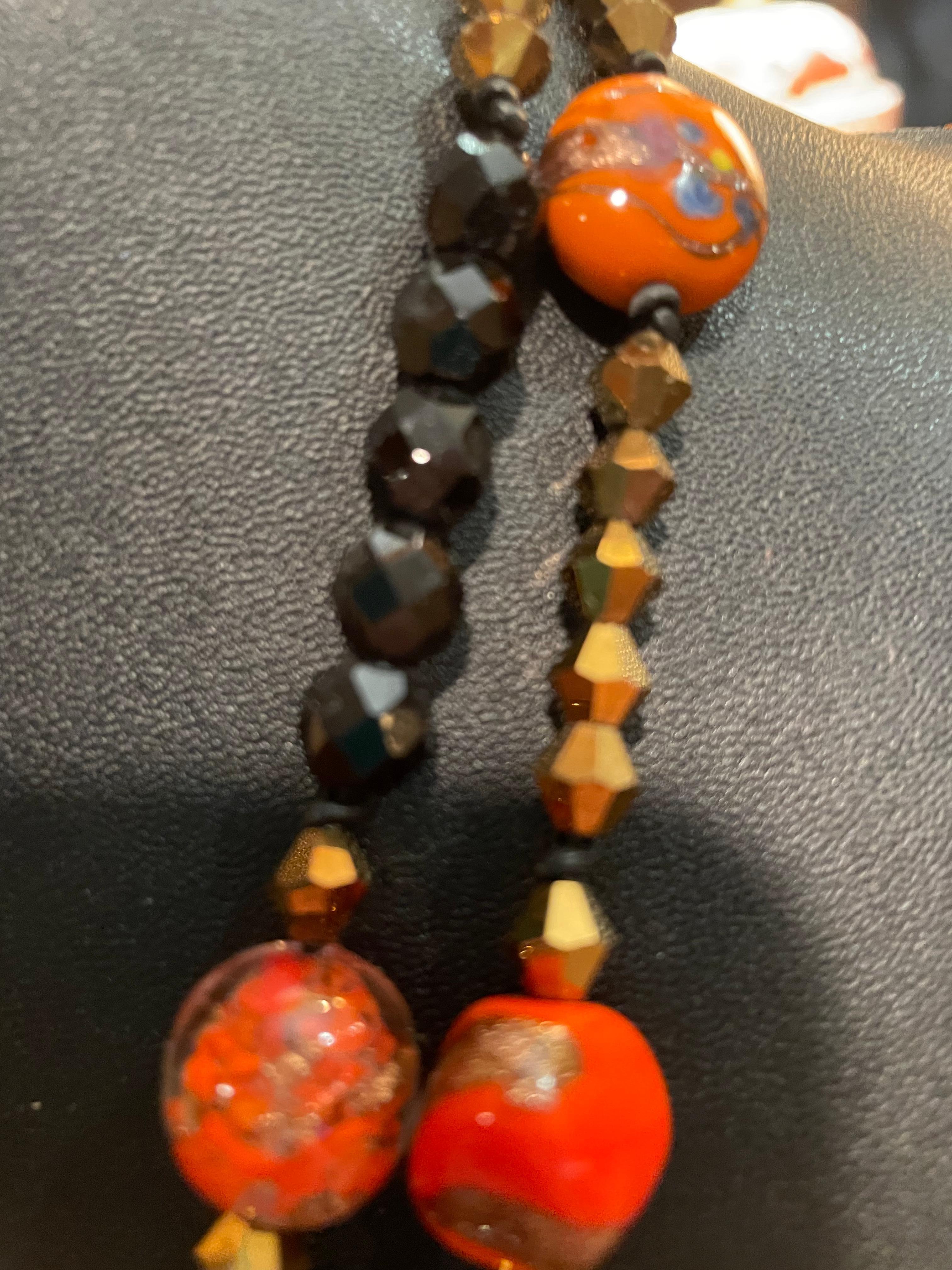 LB Vintage Murano Bakelite Jet agates one of a kind long strand necklace In Good Condition For Sale In Pittsburgh, PA
