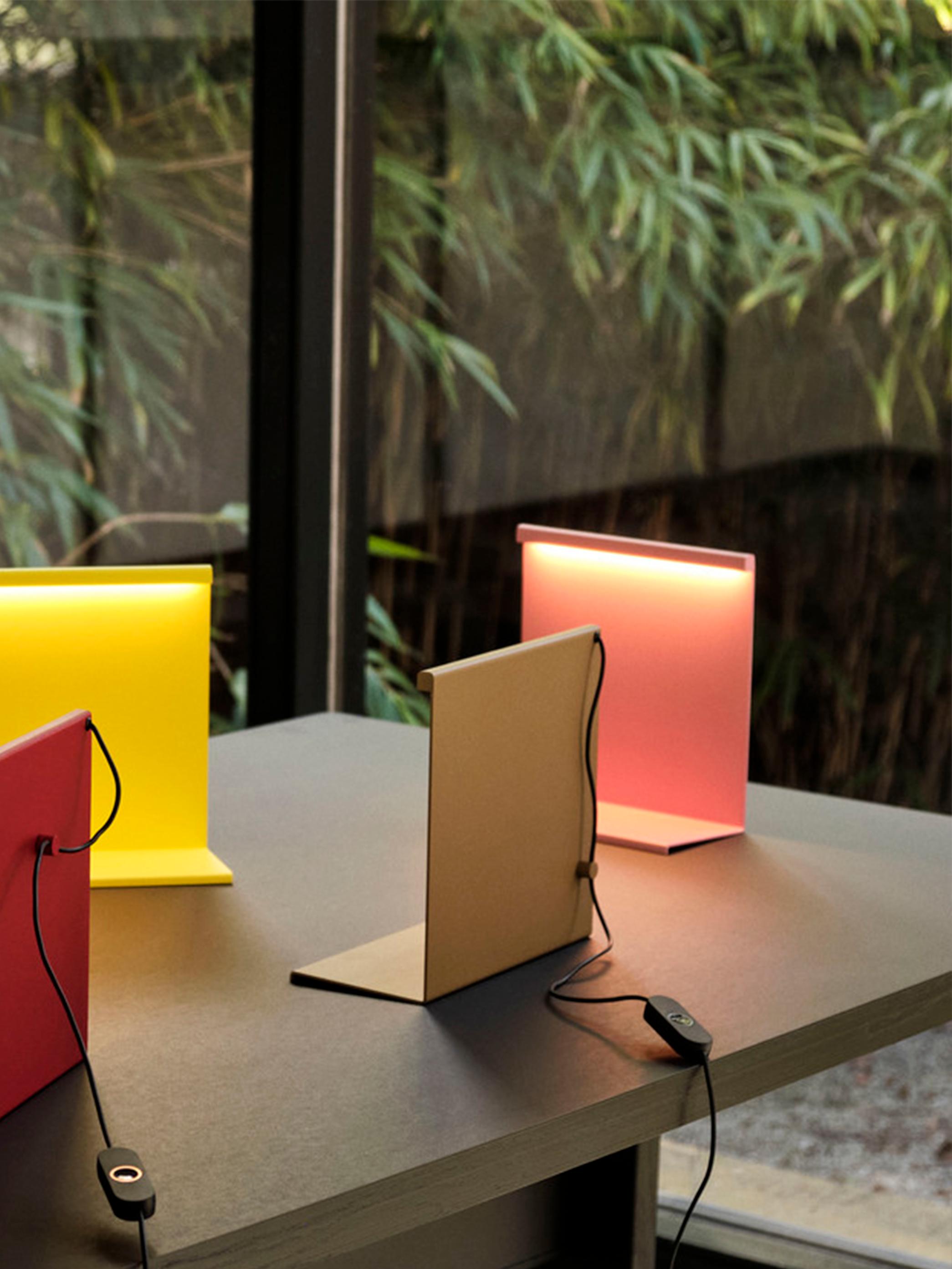 Lampe à poser LBM - Clay- by Moisés Hernández for HAY en vente 1