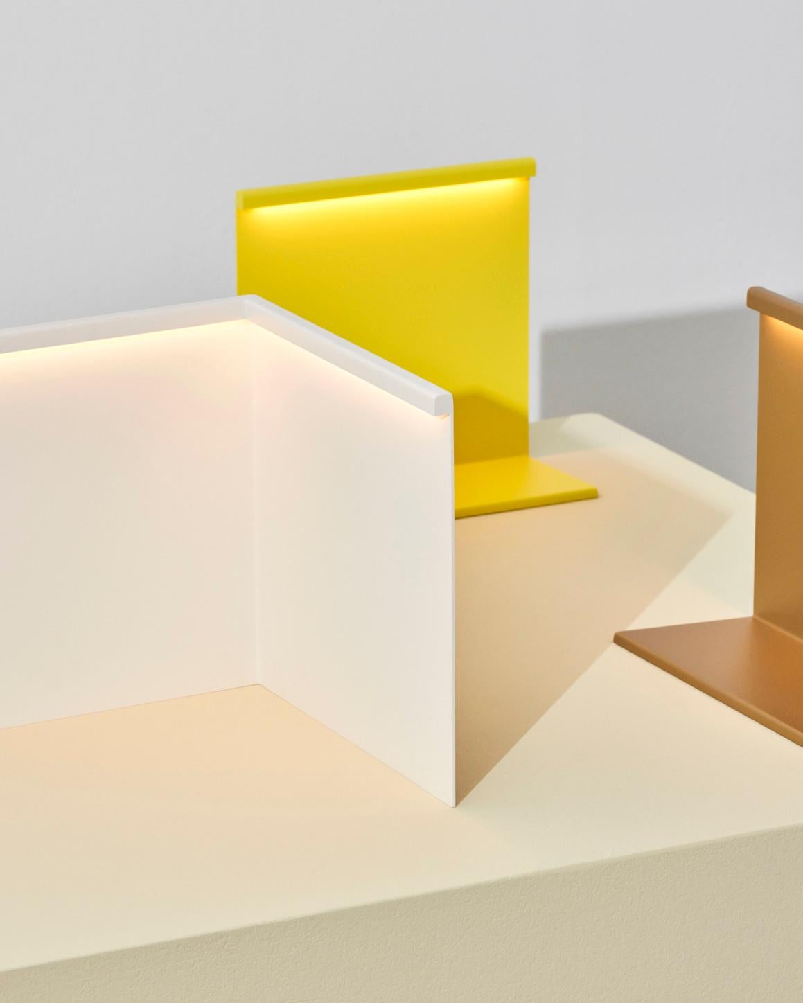 XXIe siècle et contemporain Lampe à poser LBM - Jaune titane- par Moisés Hernández pour HAY en vente