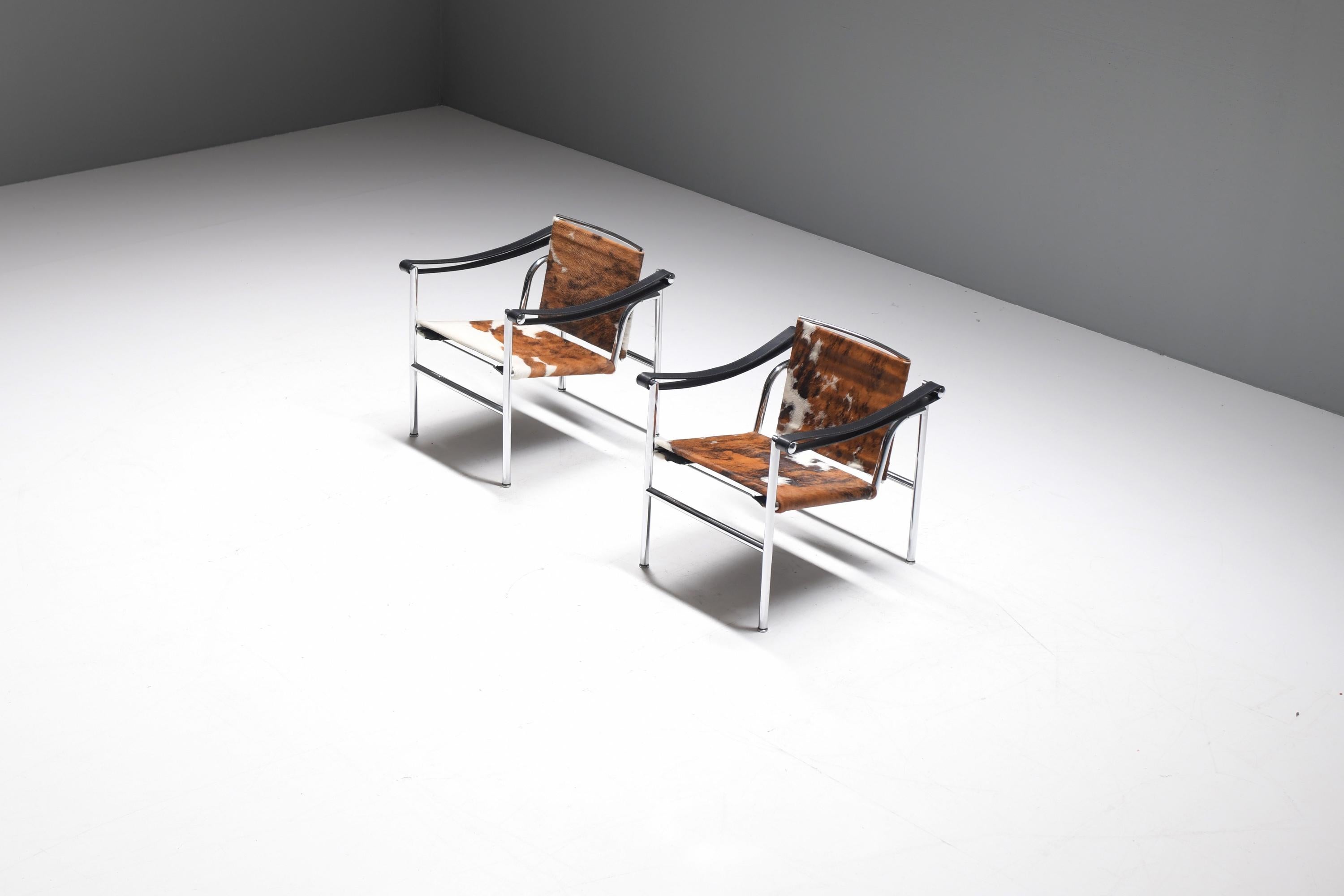 Mid-Century Modern LC 1 set in horse skin - Le Corbusier, Jeanneret & Charlotte Perriand - Cassina For Sale