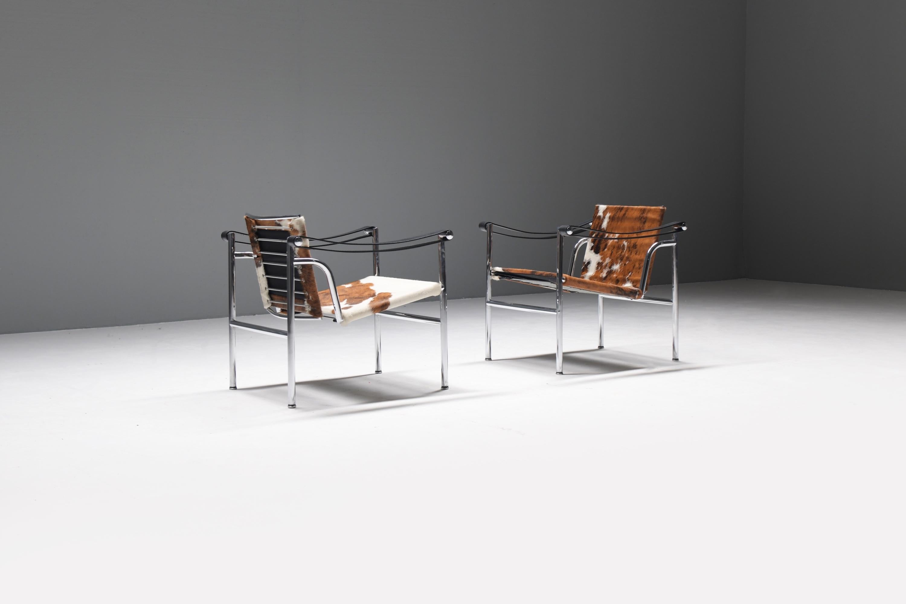 LC 1 set in horse skin - Le Corbusier, Jeanneret & Charlotte Perriand - Cassina For Sale 2