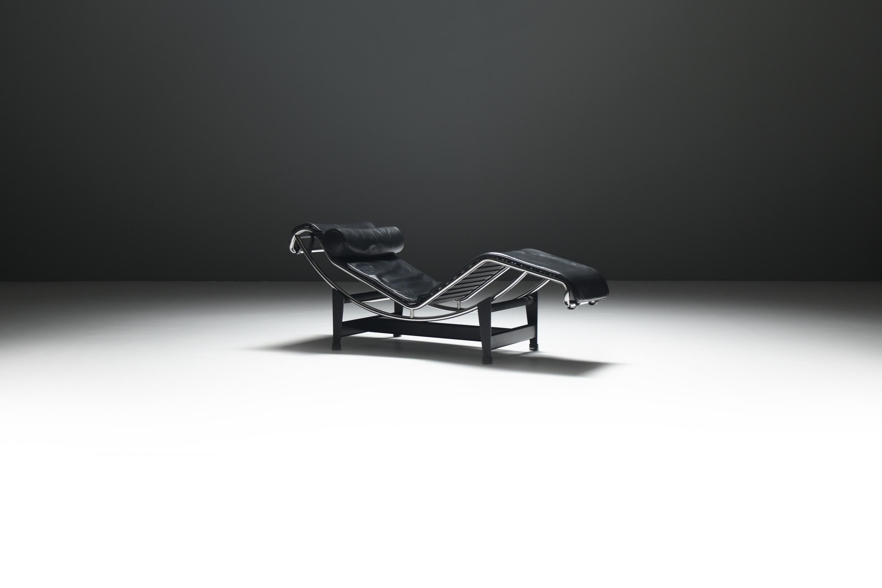 
Designed for ultimate relaxation, the LC4 is often called the 