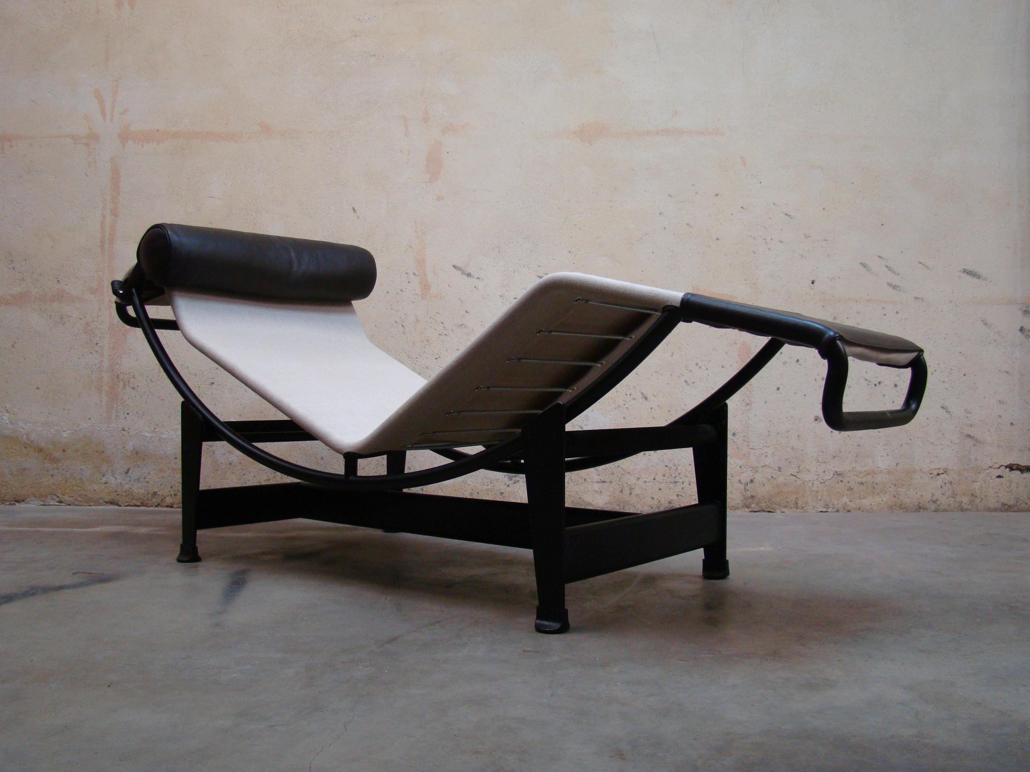 Mid-Century Modern LC-4 Chaise Lounge by Le Corbusier for Cassina 'Italy'