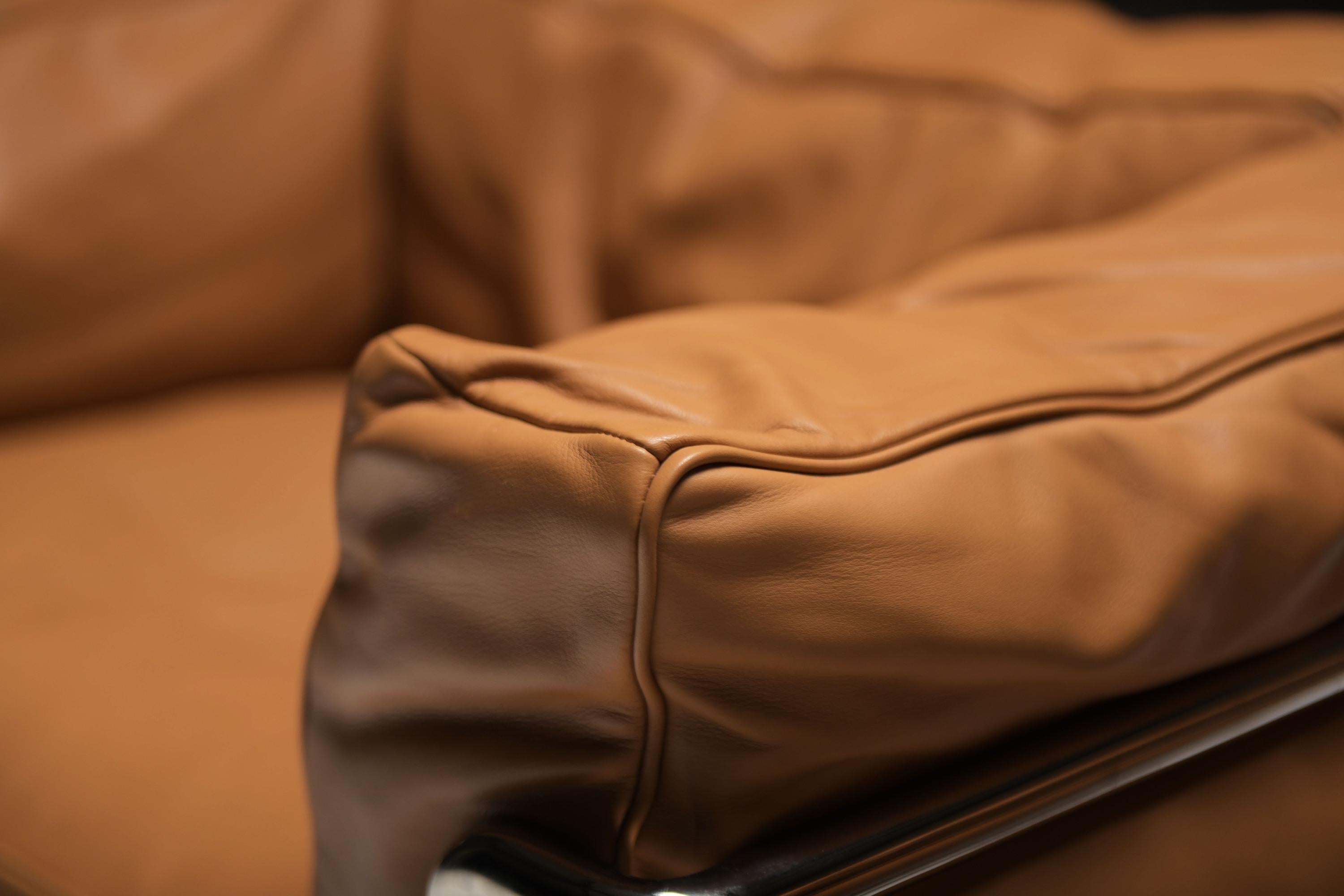 Leather LC 3 Grand Confort by Le Corbusier, Pierre Jeanneret, Perriand for CASSINA