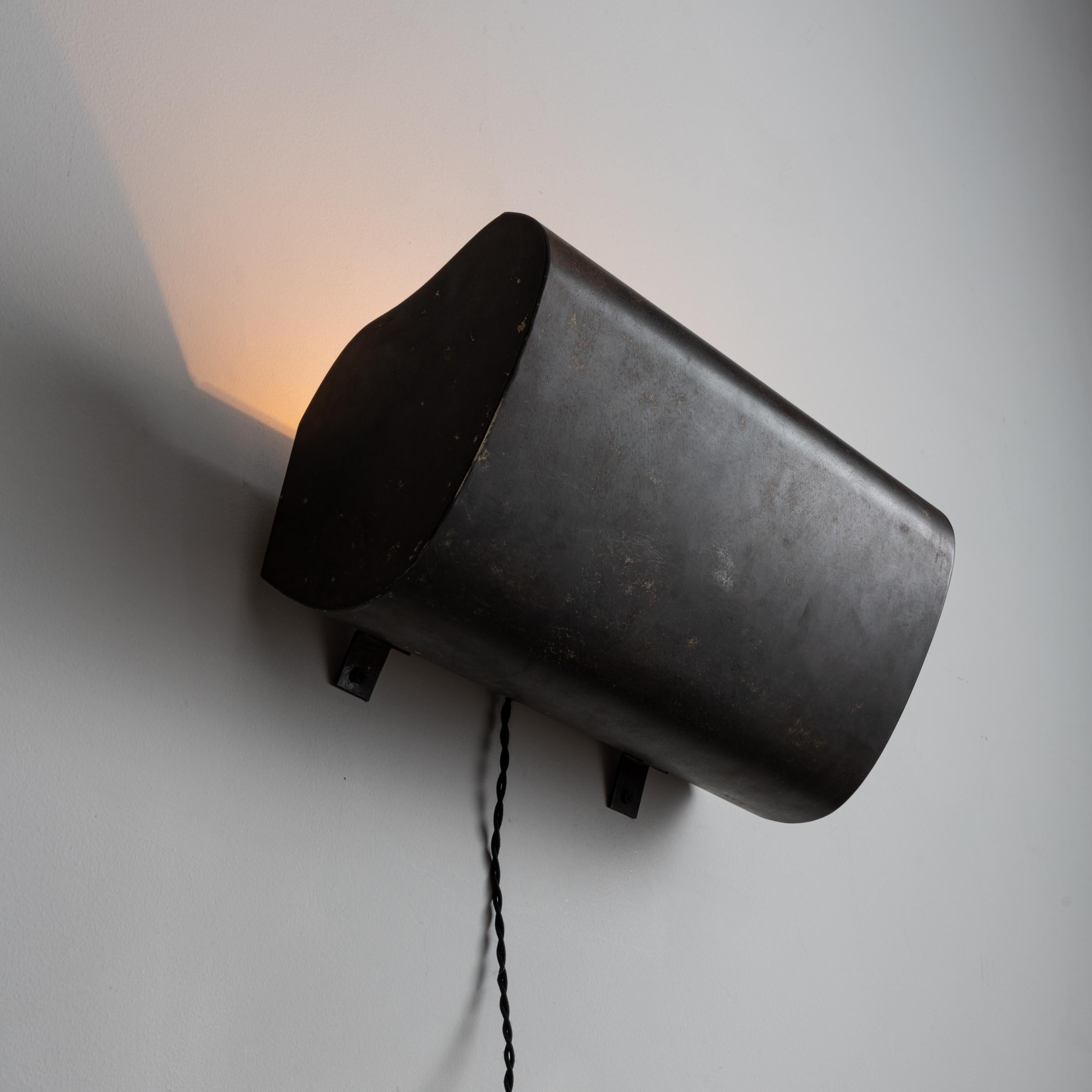 Aplique LC III para Cite Radieuse Marseille de Le Corbusier mediados del siglo XX en venta