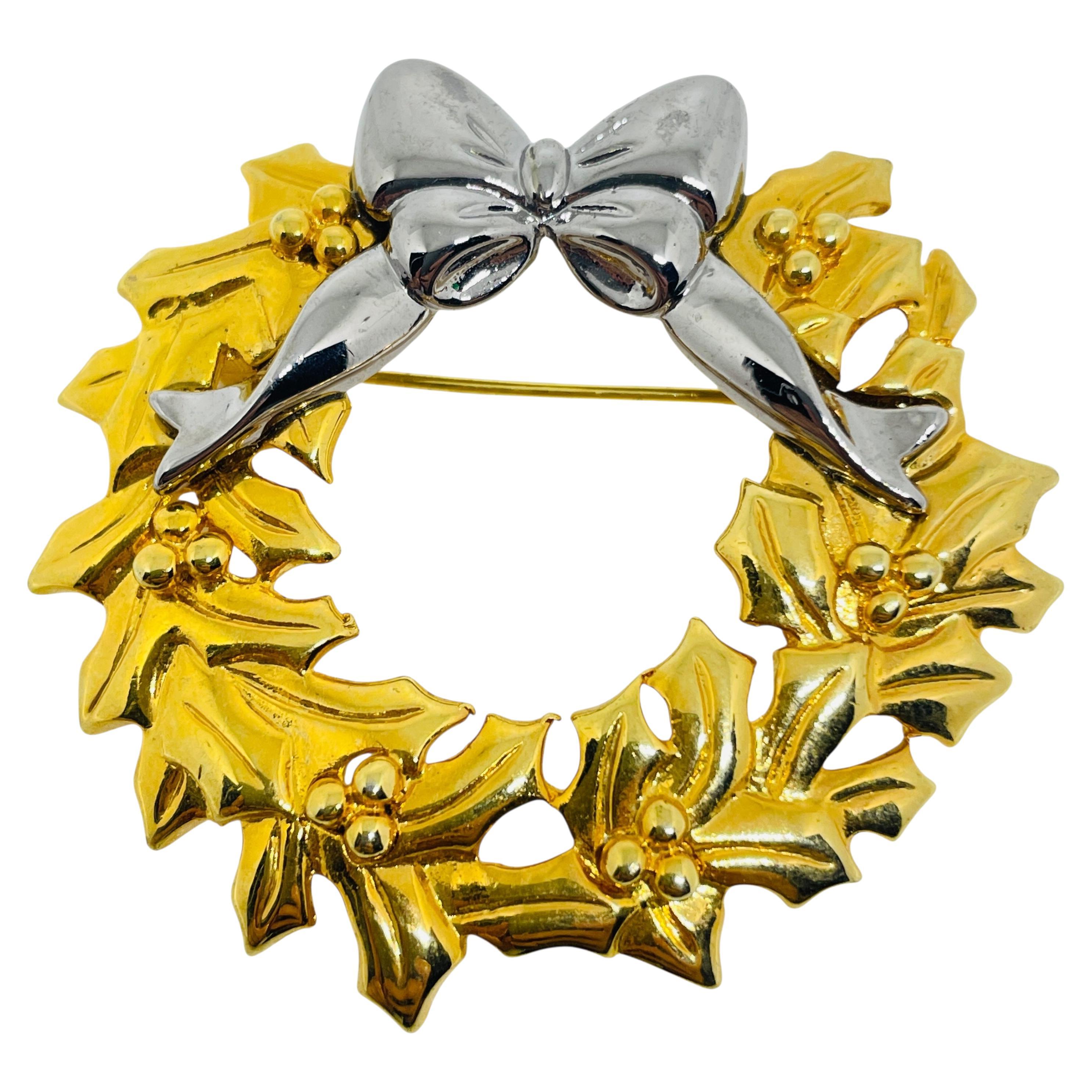 LC LIZ CLAIBORNE signed vintage gold tone wreath silver bow designer brooch