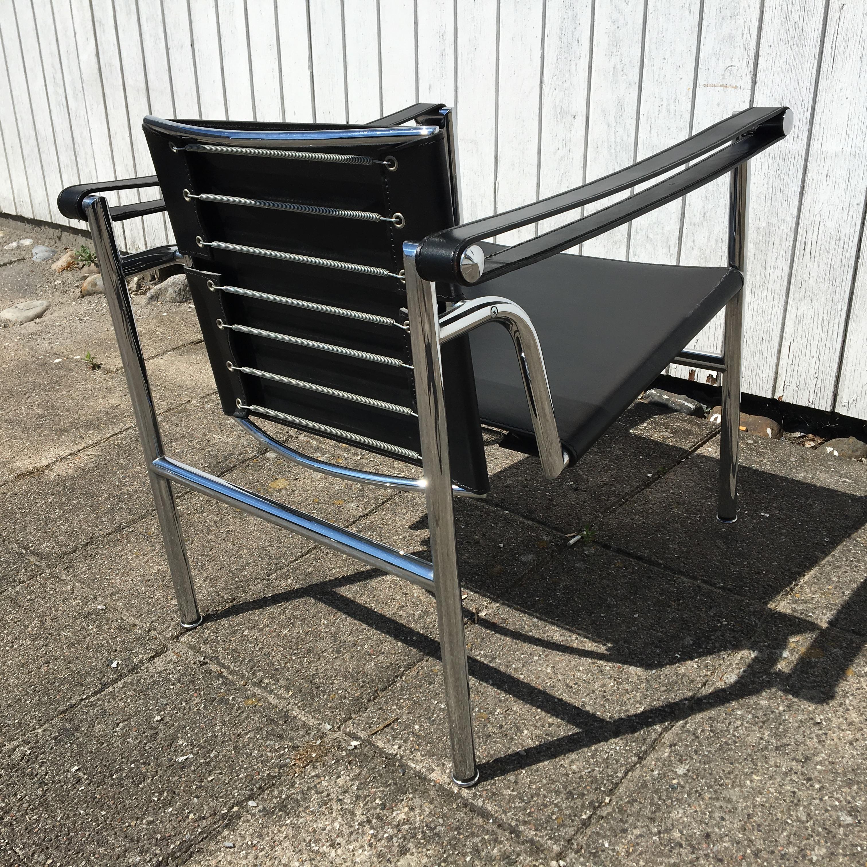 LC1 Chair by Pierre Jeanneret for Le Corbusier Studio Paris, 1920s In Excellent Condition In Odense, Denmark