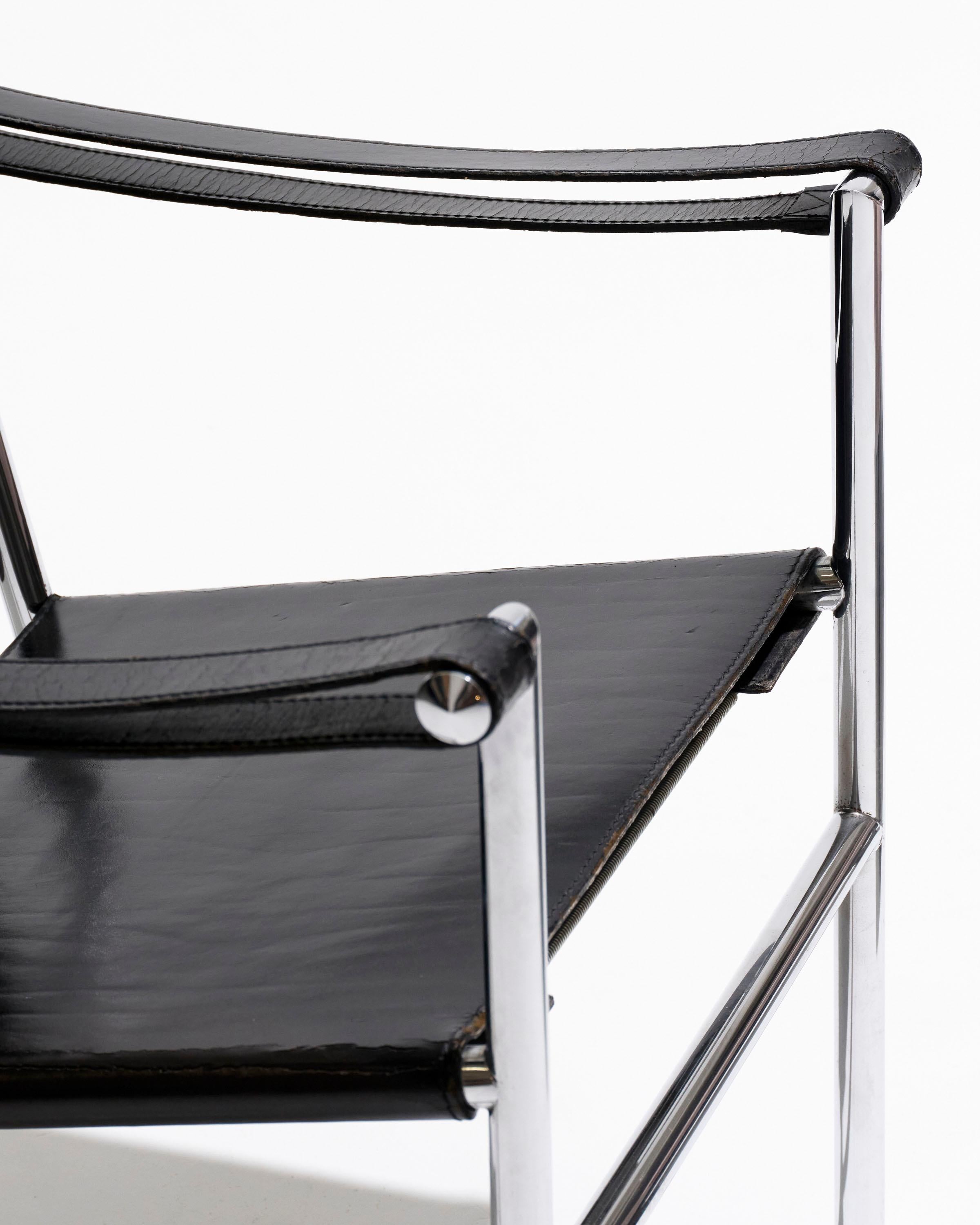 LC1 leather armchair, Le Corbusier, Cassina, 1960s For Sale 1
