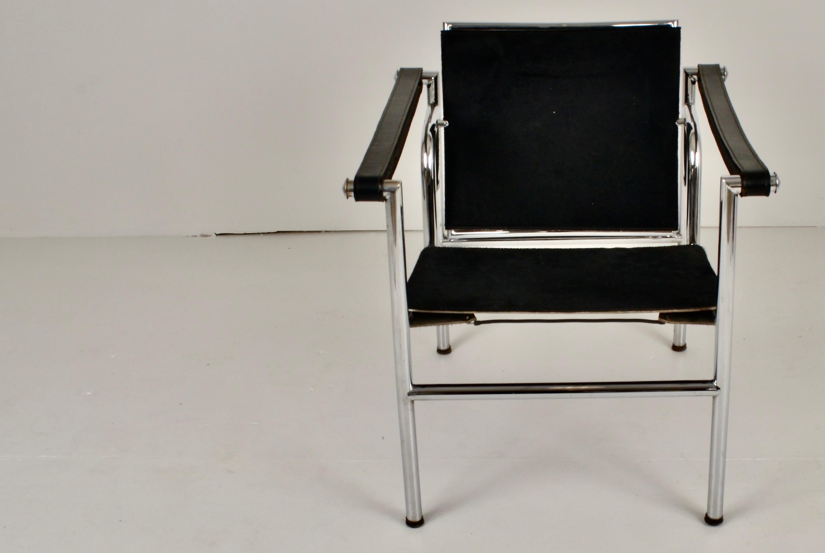 Mid-Century Modern LC1 Lounge Chair by Le Corbusier, 1980s For Sale
