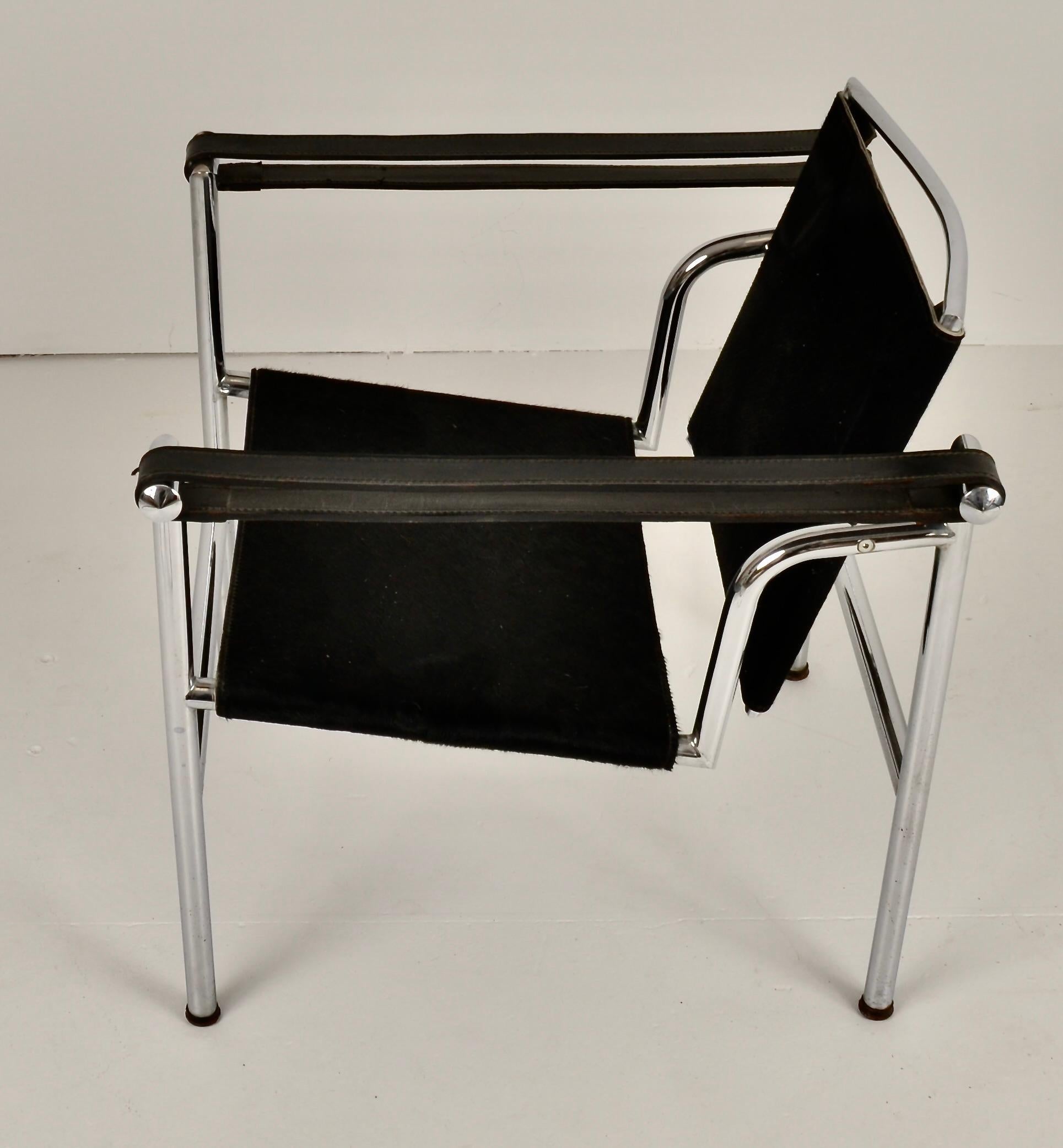 Italian LC1 Lounge Chair by Le Corbusier, 1980s For Sale