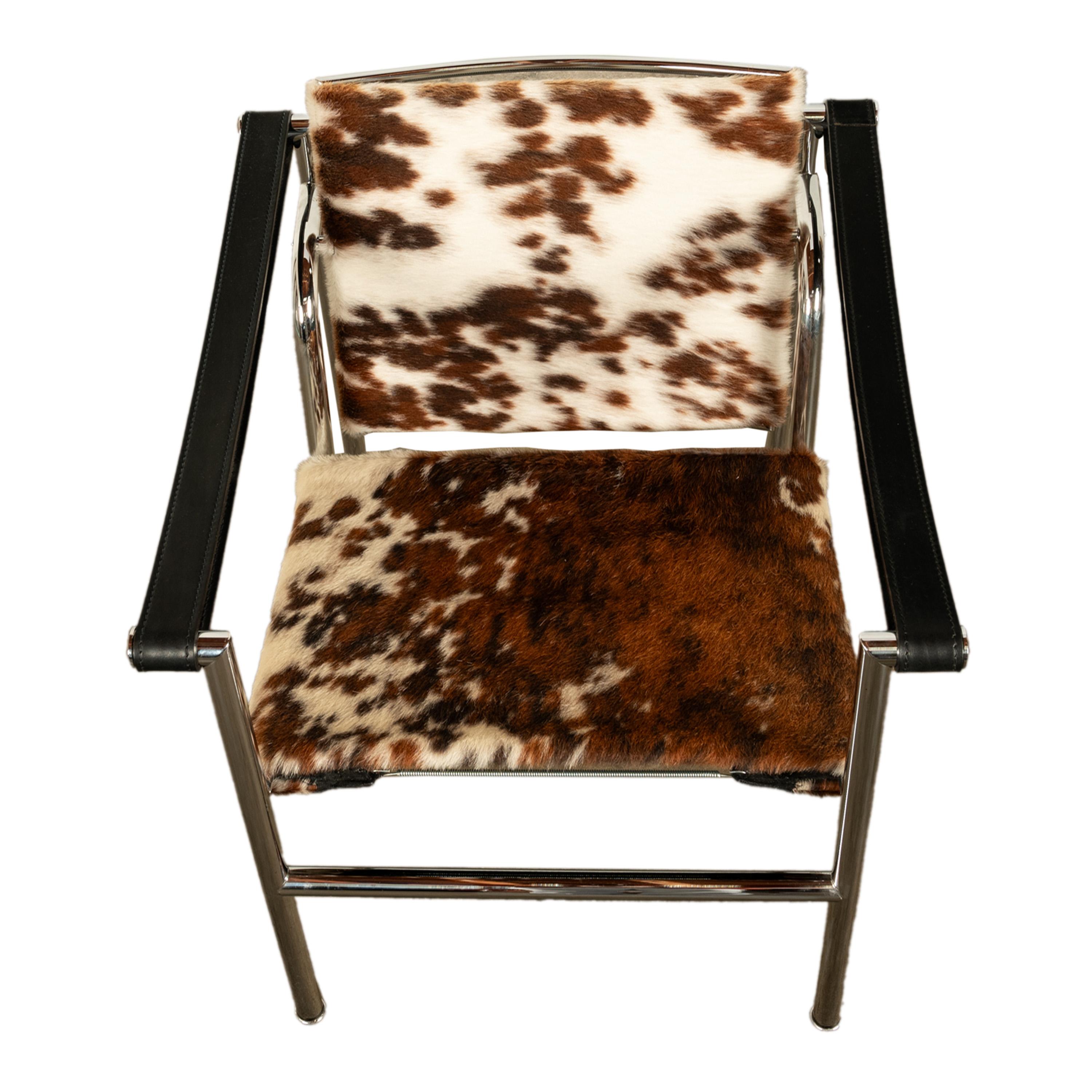 LC1 Sling Bas­cu­lant Cow Hide Chair Le Corbusier Jeanneret & Perriand Cassina 6