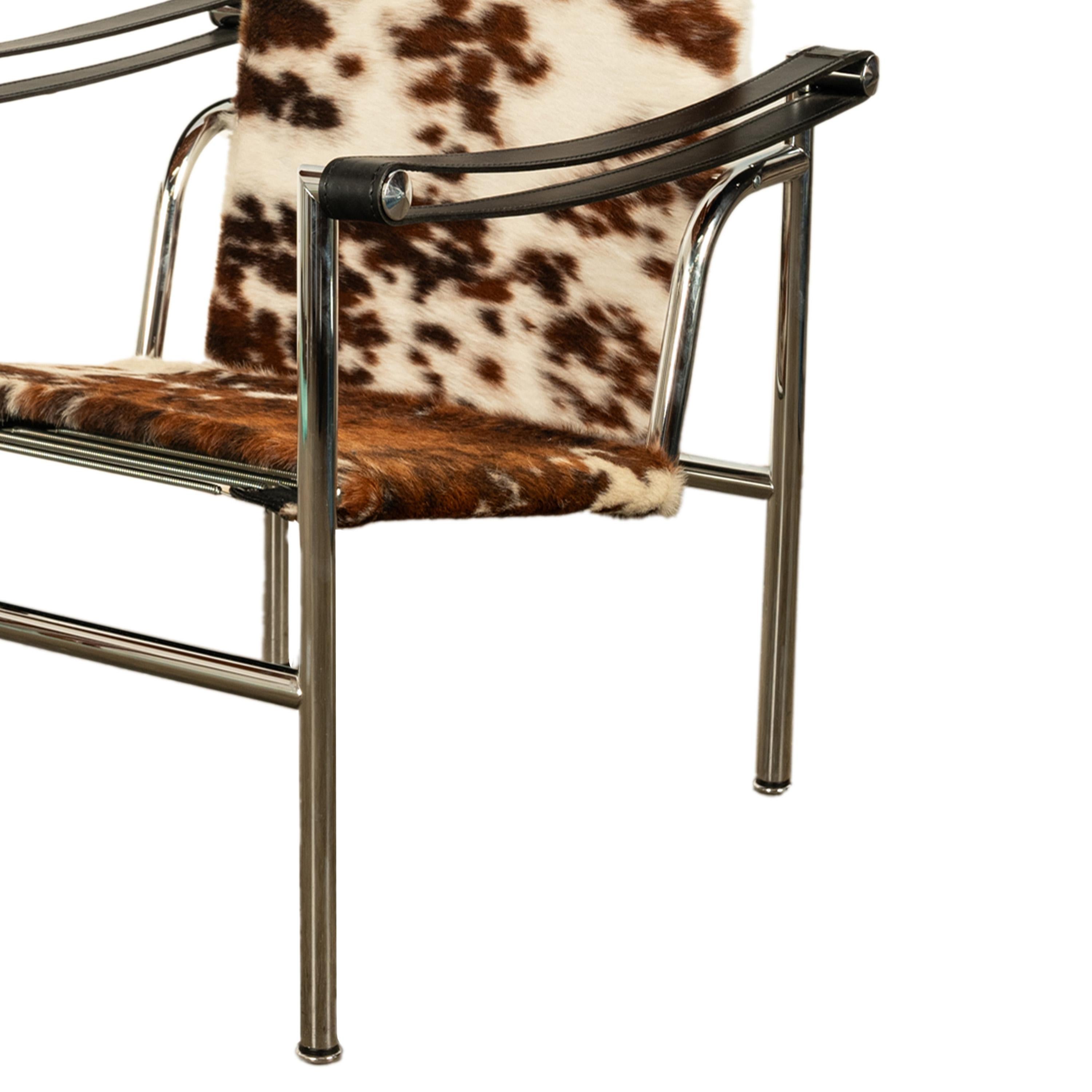 LC1 Sling Bas­cu­lant Cow Hide Chair Le Corbusier Jeanneret & Perriand Cassina 7
