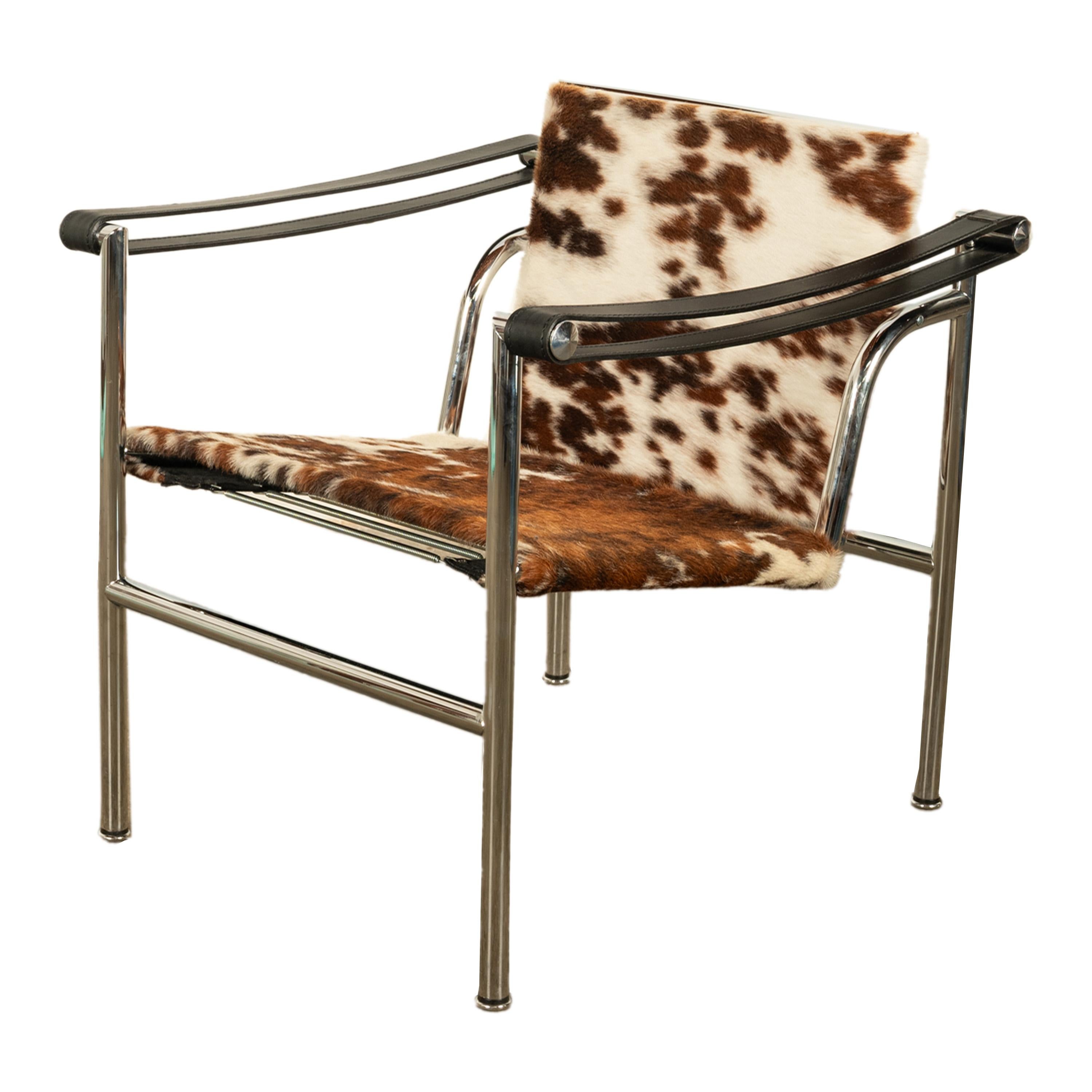 Mid-Century Modern LC1 Sling Bas­cu­lant Cow Hide Chair Le Corbusier Jeanneret & Perriand Cassina