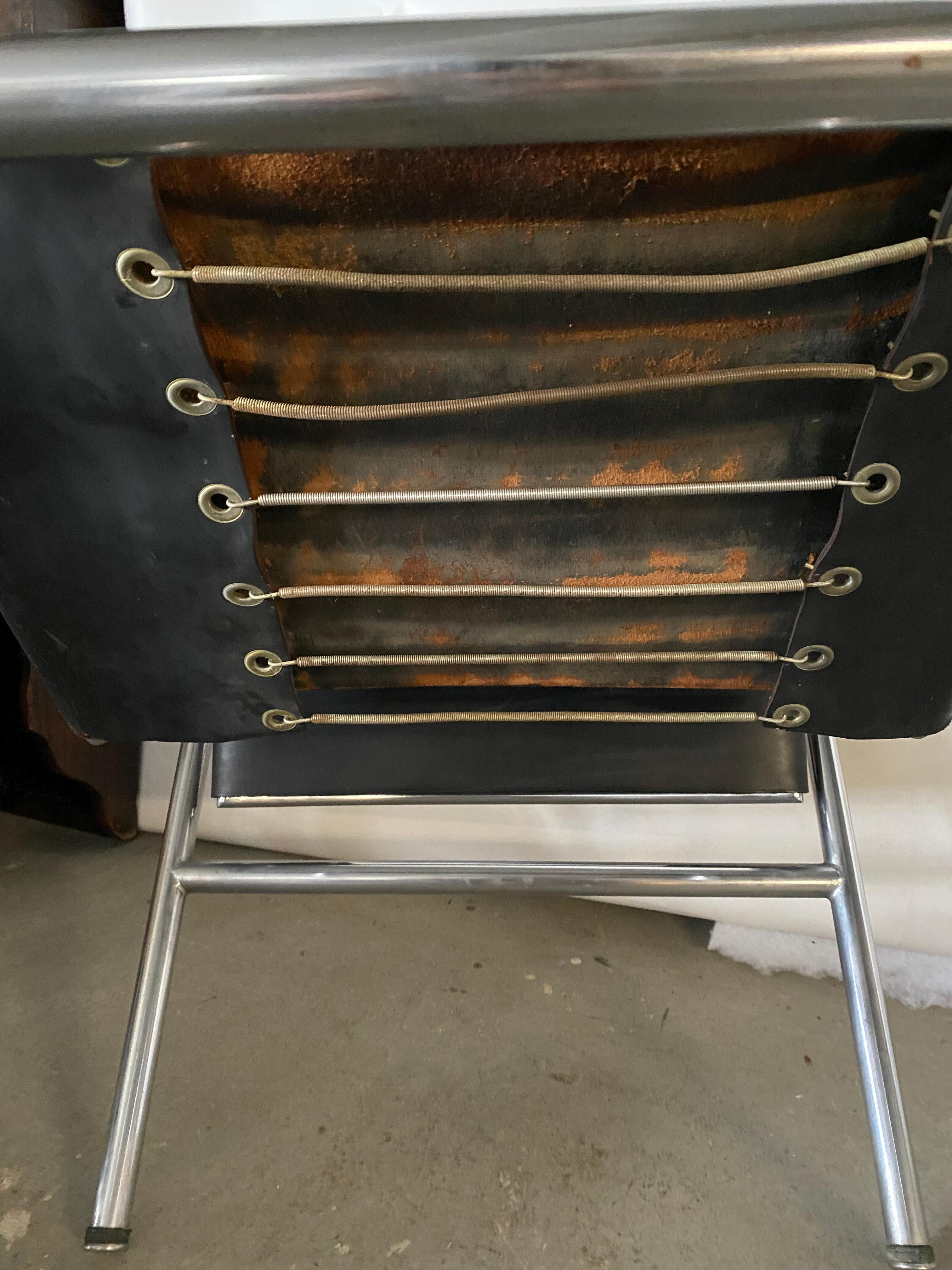 LC1 Style Leder Lounge Stühle, Paar im Angebot 5
