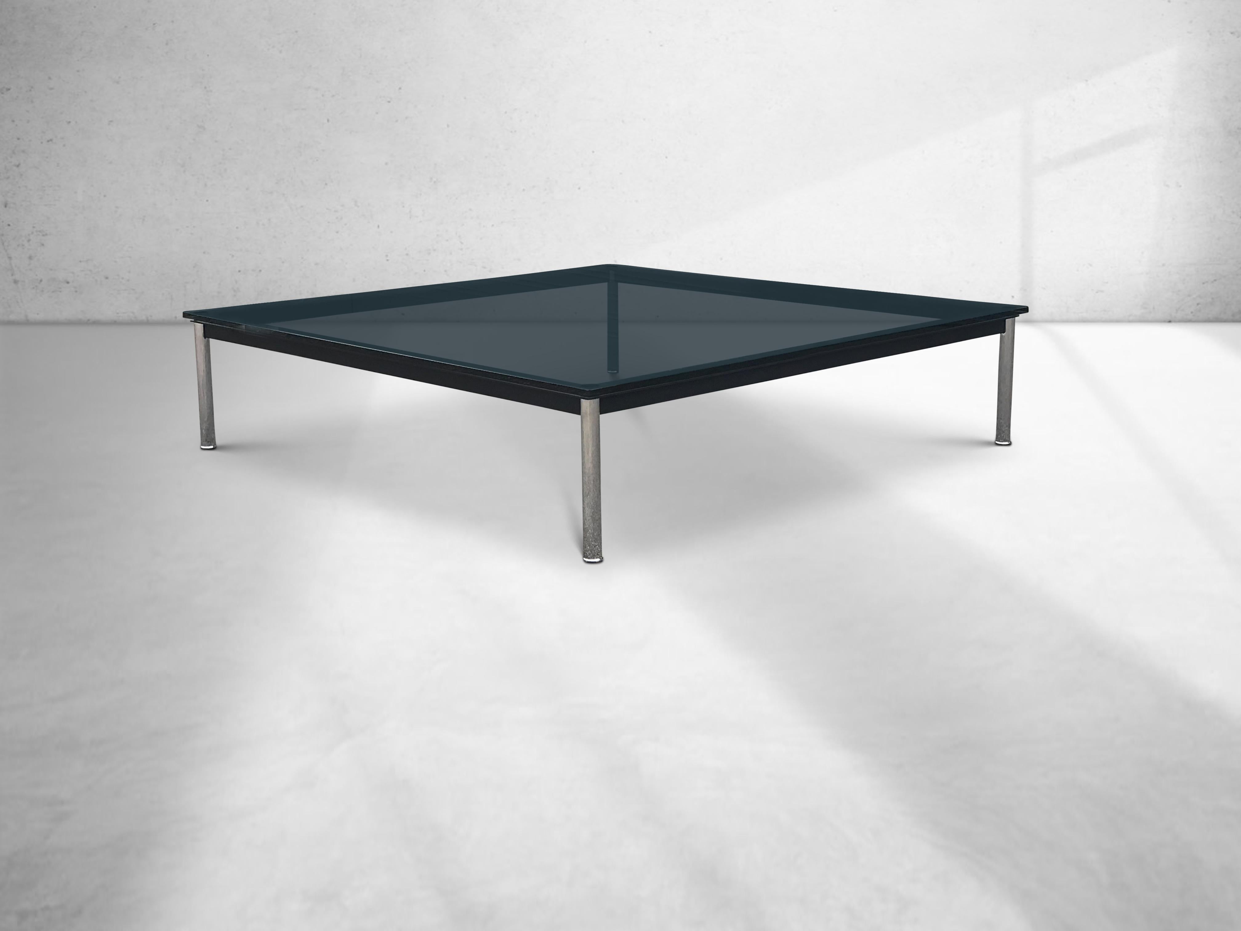 Late 20th Century LC10 coffee table by Le Corbusier, Jeanneret and Perriand for Cassina 1990s For Sale