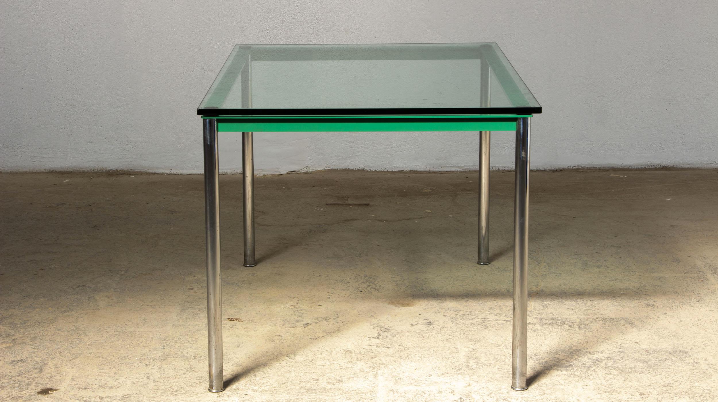 LC10 dining table by Charlotte Perriand, Le Corbusier for Cassina In Good Condition For Sale In LYON, FR