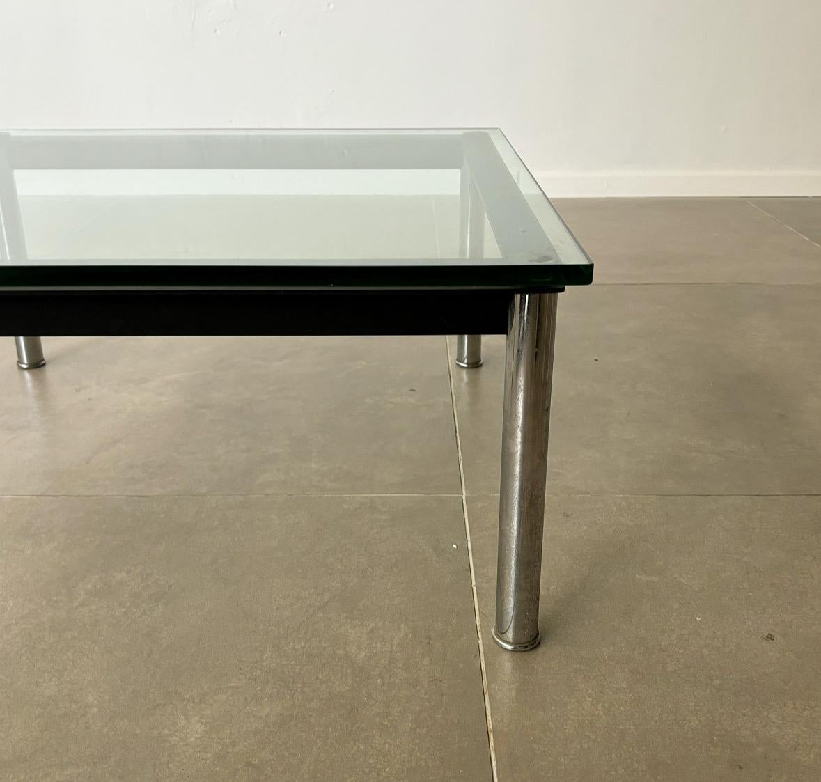 LC10-P by Le Corbusier for Cassina, 1970s Italy In Excellent Condition For Sale In Tel Aviv-Yafo, Tel Aviv District