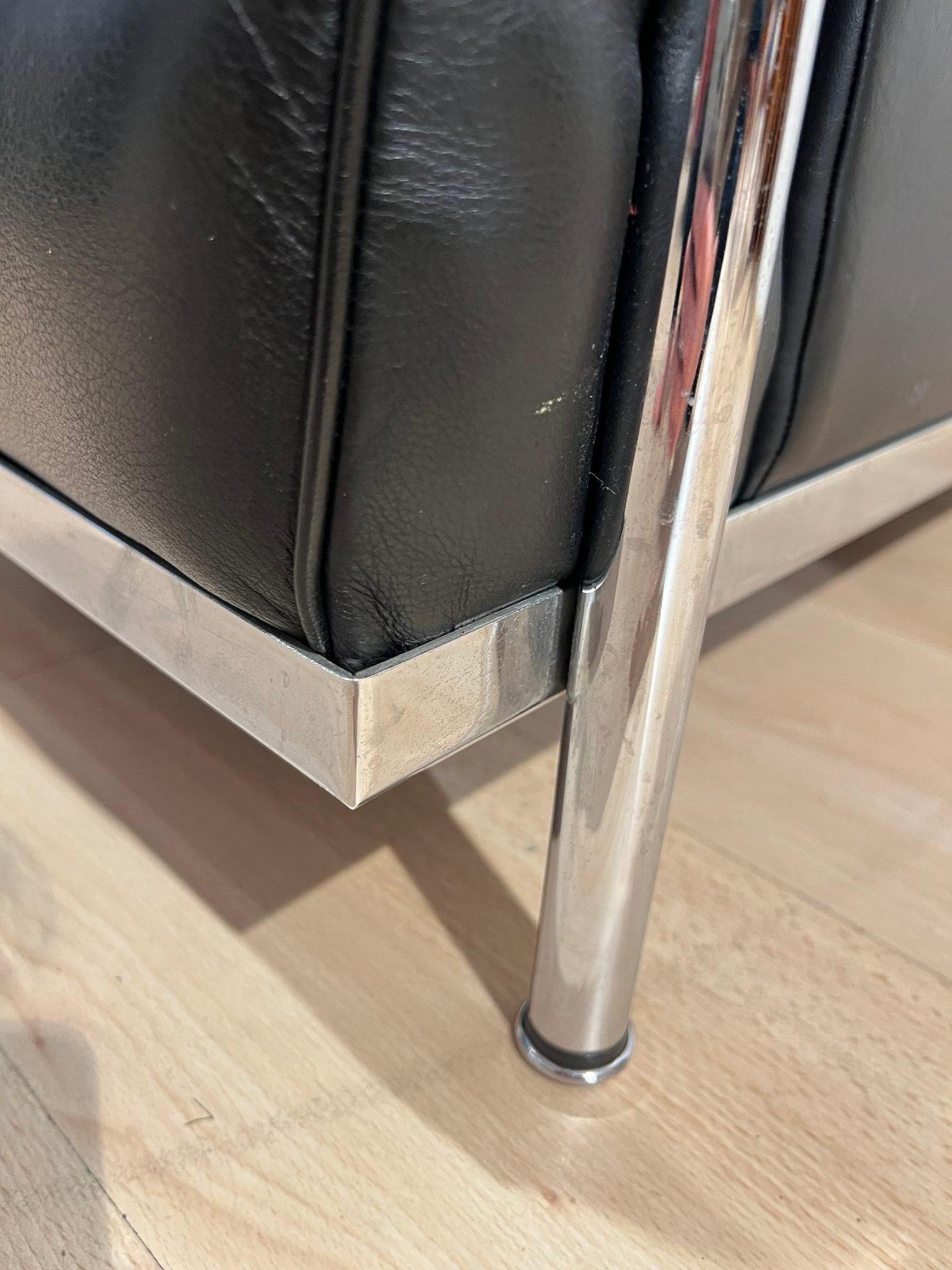 LC2 Armchair, Chromed Steeltube and Black Leather, Italy circa 1960s For Sale 6