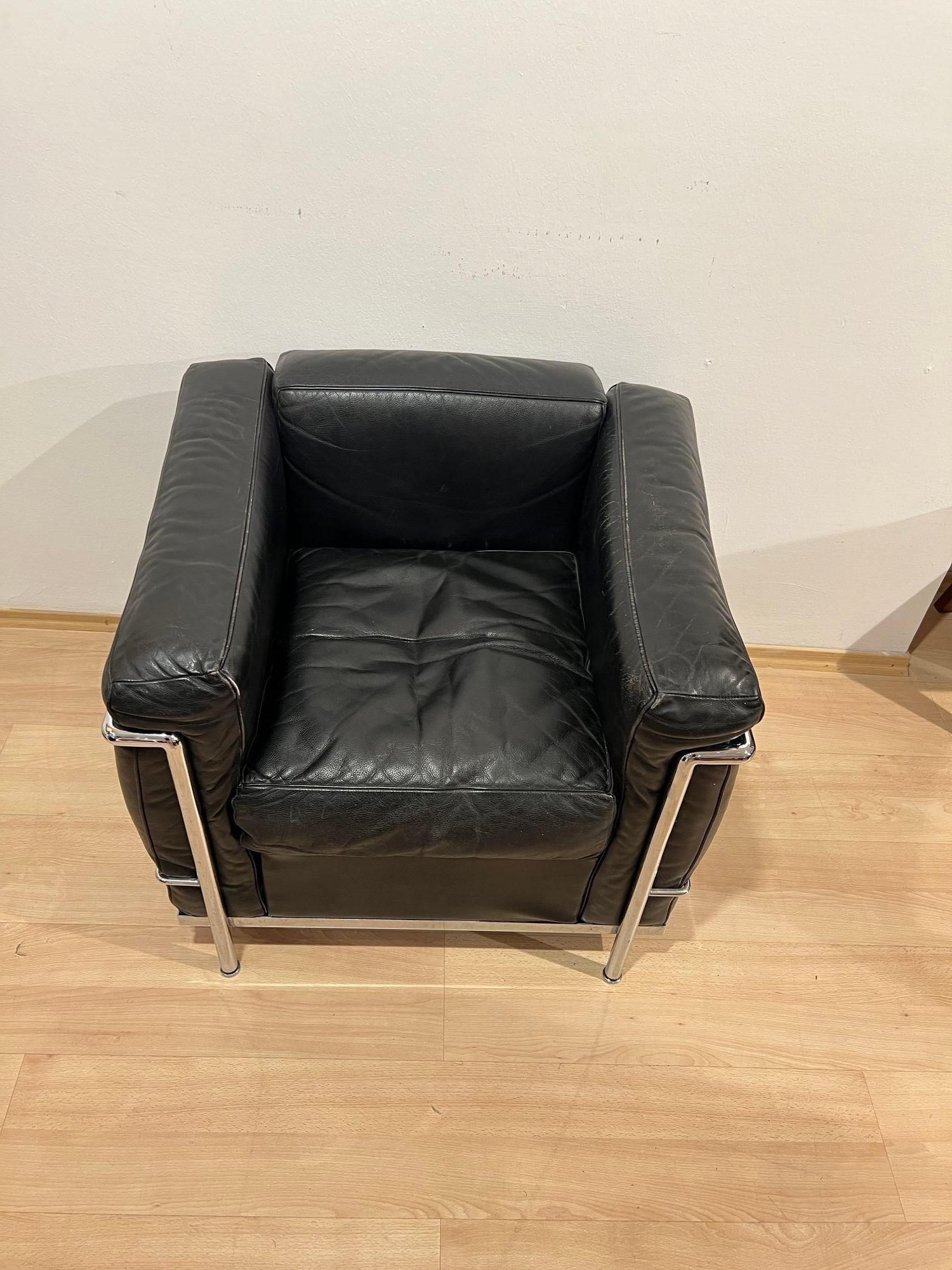 LC2 Armchair, Chromed Steeltube and Black Leather, Italy circa 1960s For Sale 2