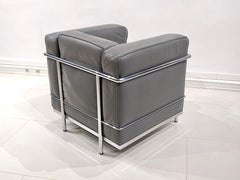 Fauteuil Lc2, conçu par Le Corbusier et Charlotte Perriand pour Cassina
