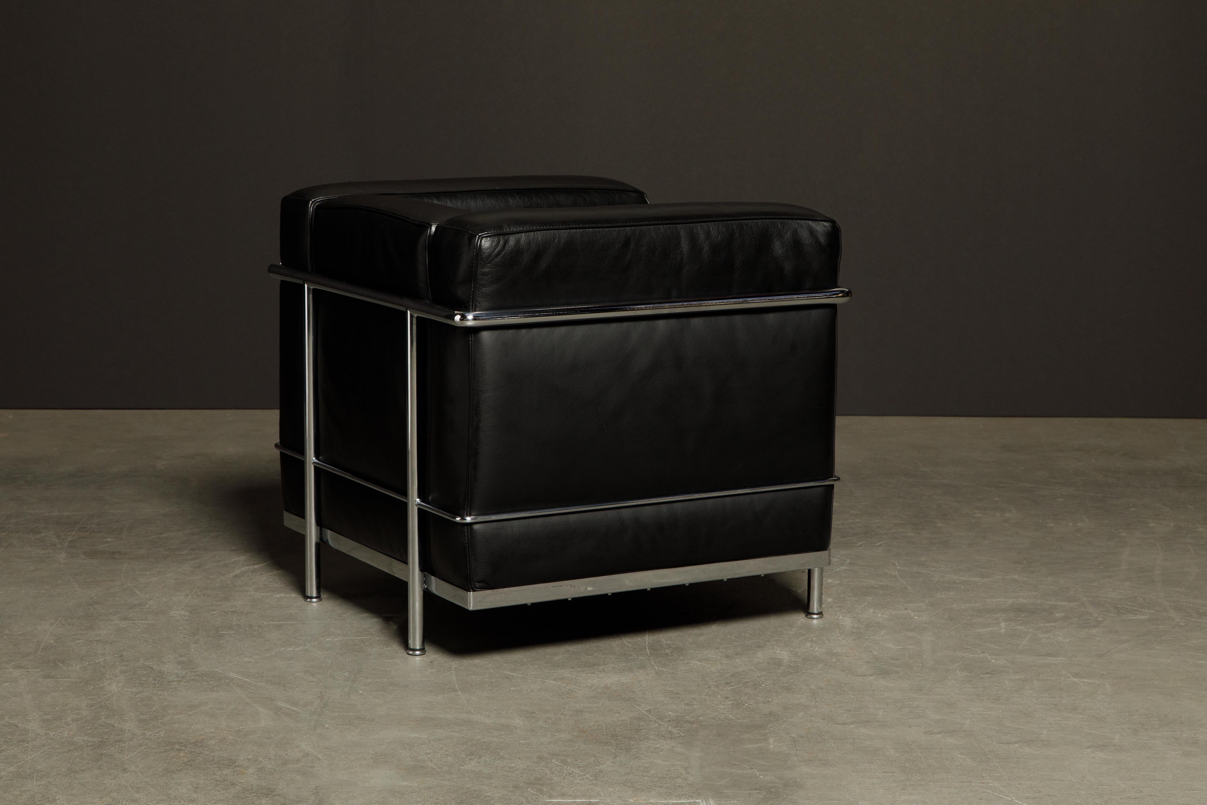 le corbusier black leather chairs