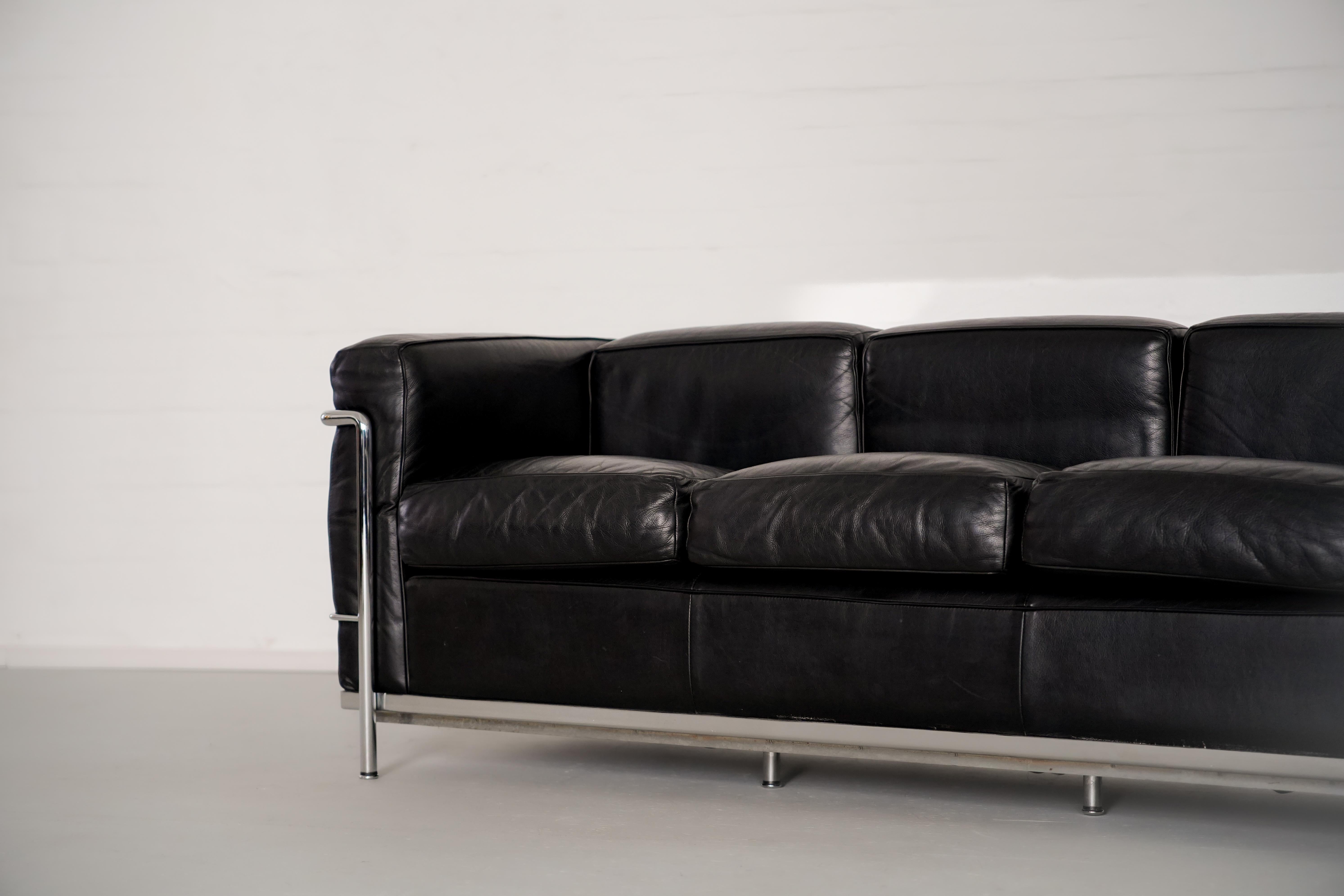 italien LC2 de Le Corbusier, Pierre Jeanneret et Charlotte Perriand pour Cassina en vente
