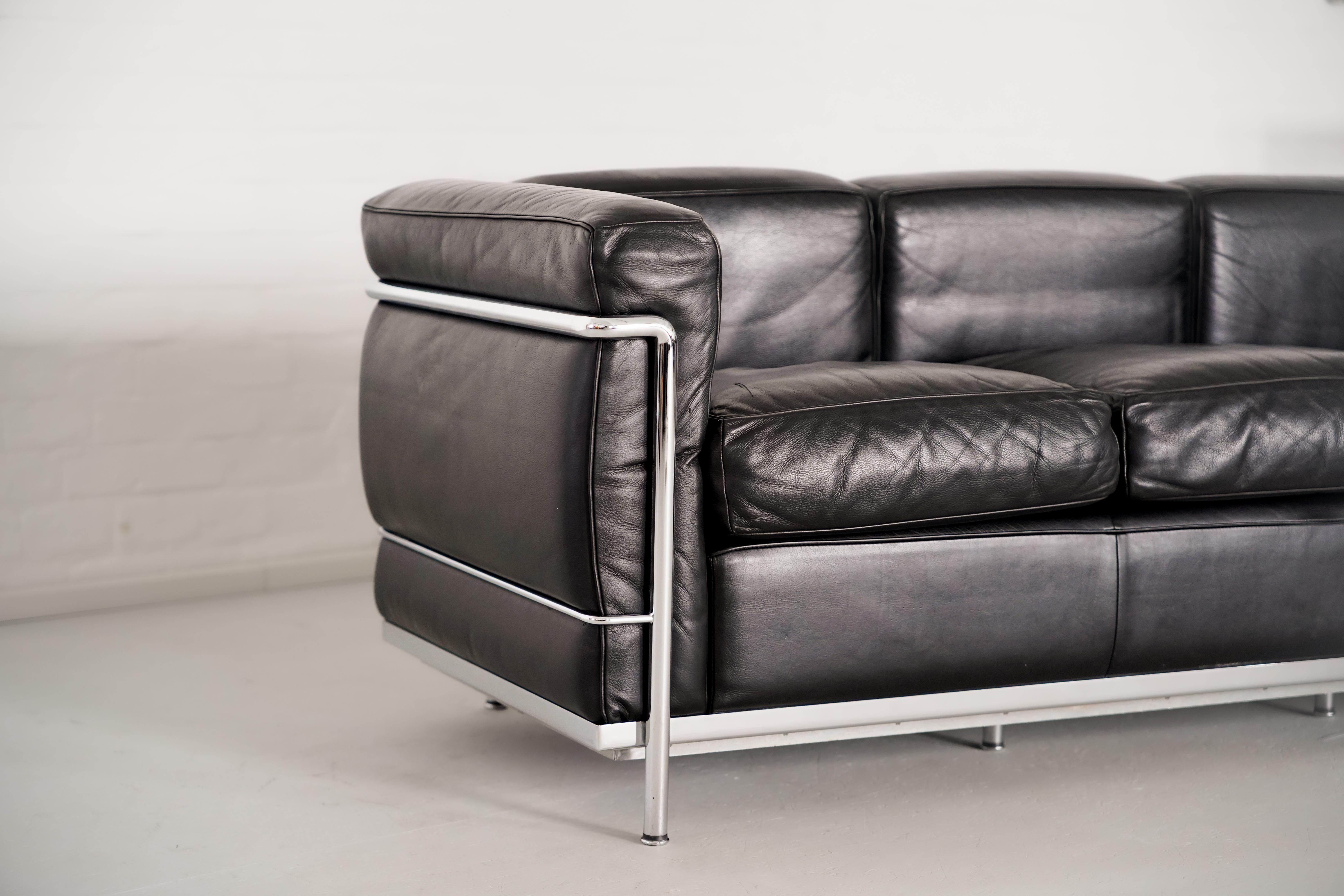 LC2 de Le Corbusier, Pierre Jeanneret et Charlotte Perriand pour Cassina Bon état - En vente à Wien, AT