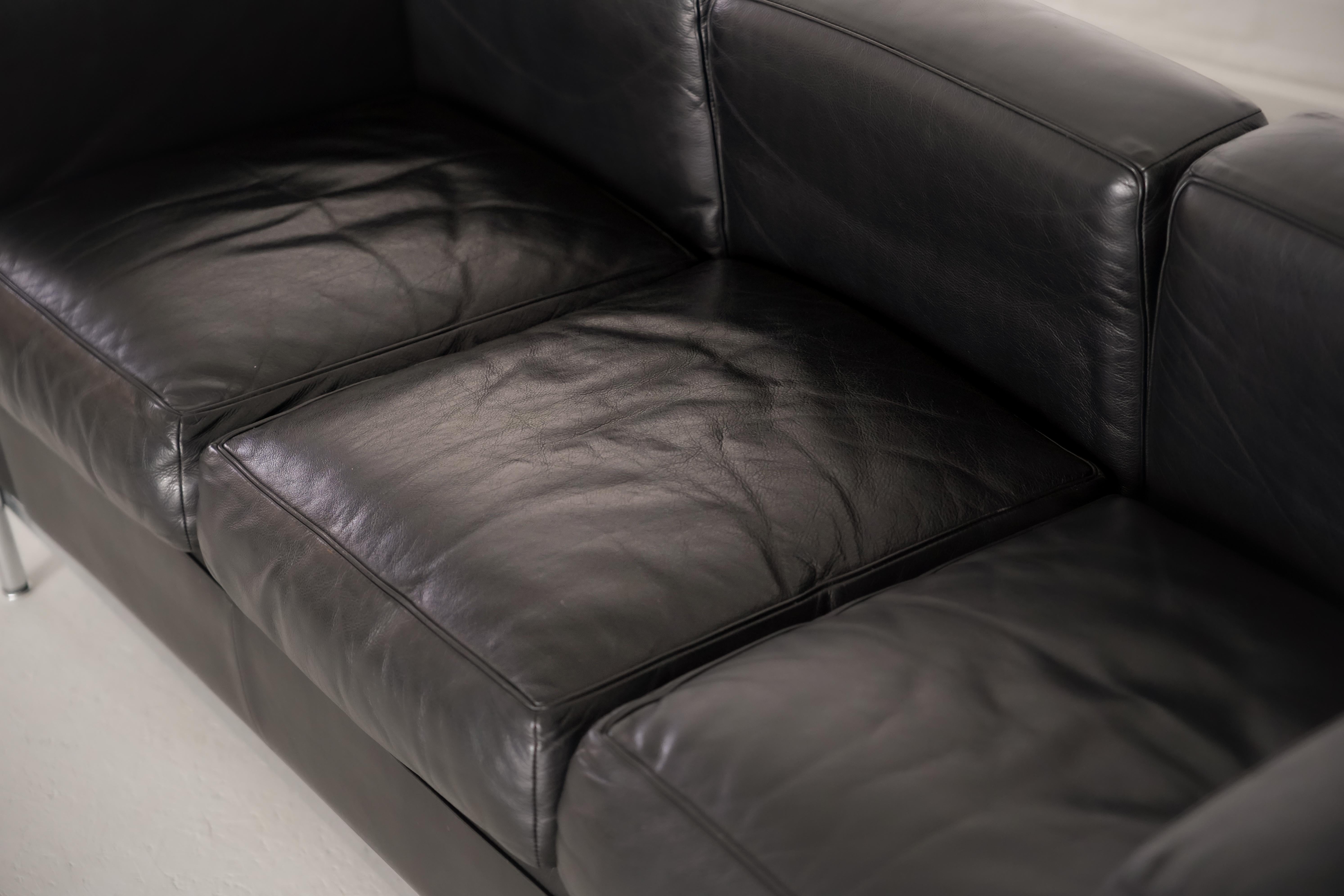Début du 20ème siècle LC2 de Le Corbusier, Pierre Jeanneret et Charlotte Perriand pour Cassina en vente