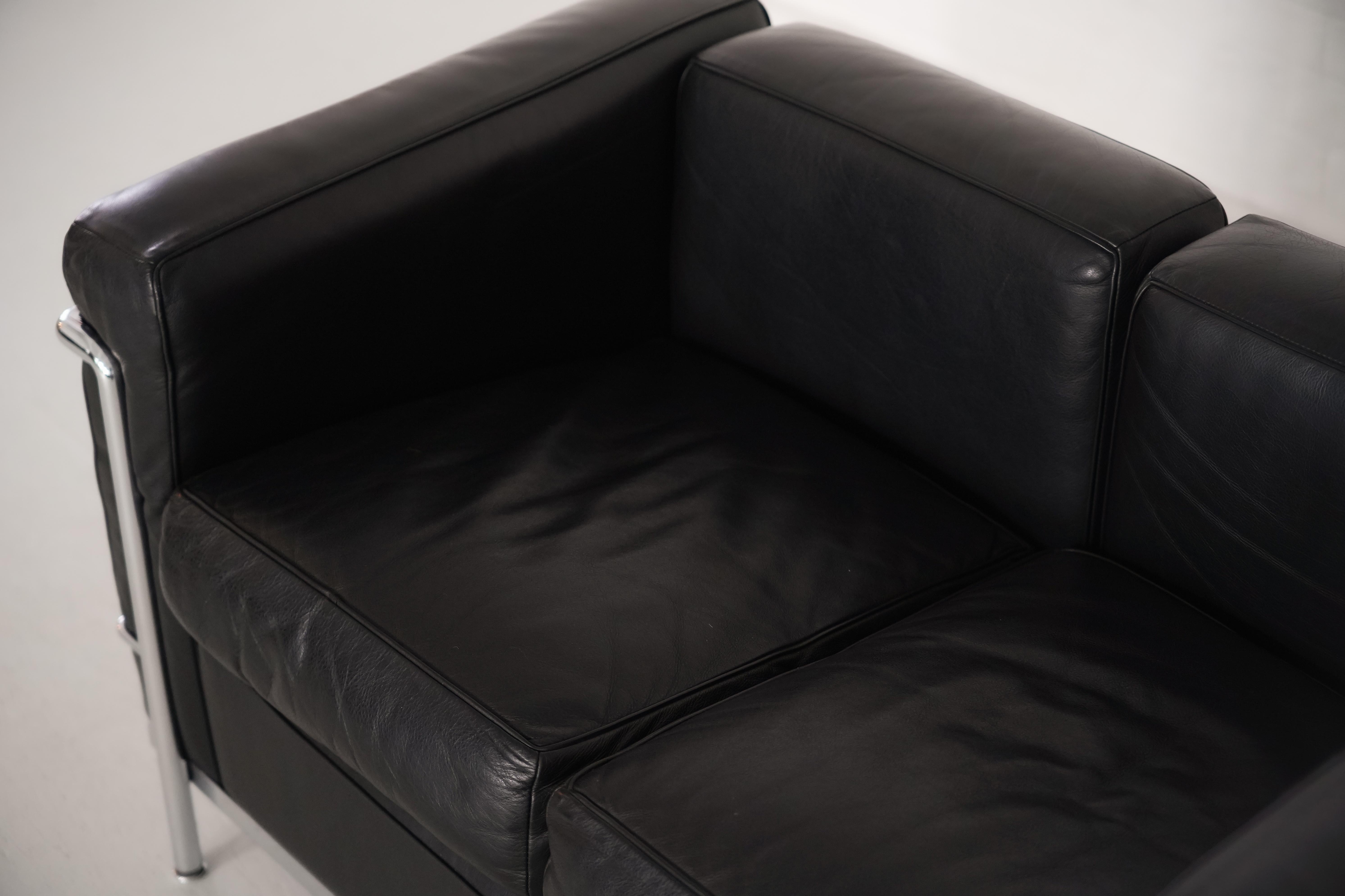 Début du 20ème siècle LC2 de Le Corbusier, Pierre Jeanneret et Charlotte Perriand pour Cassina en vente