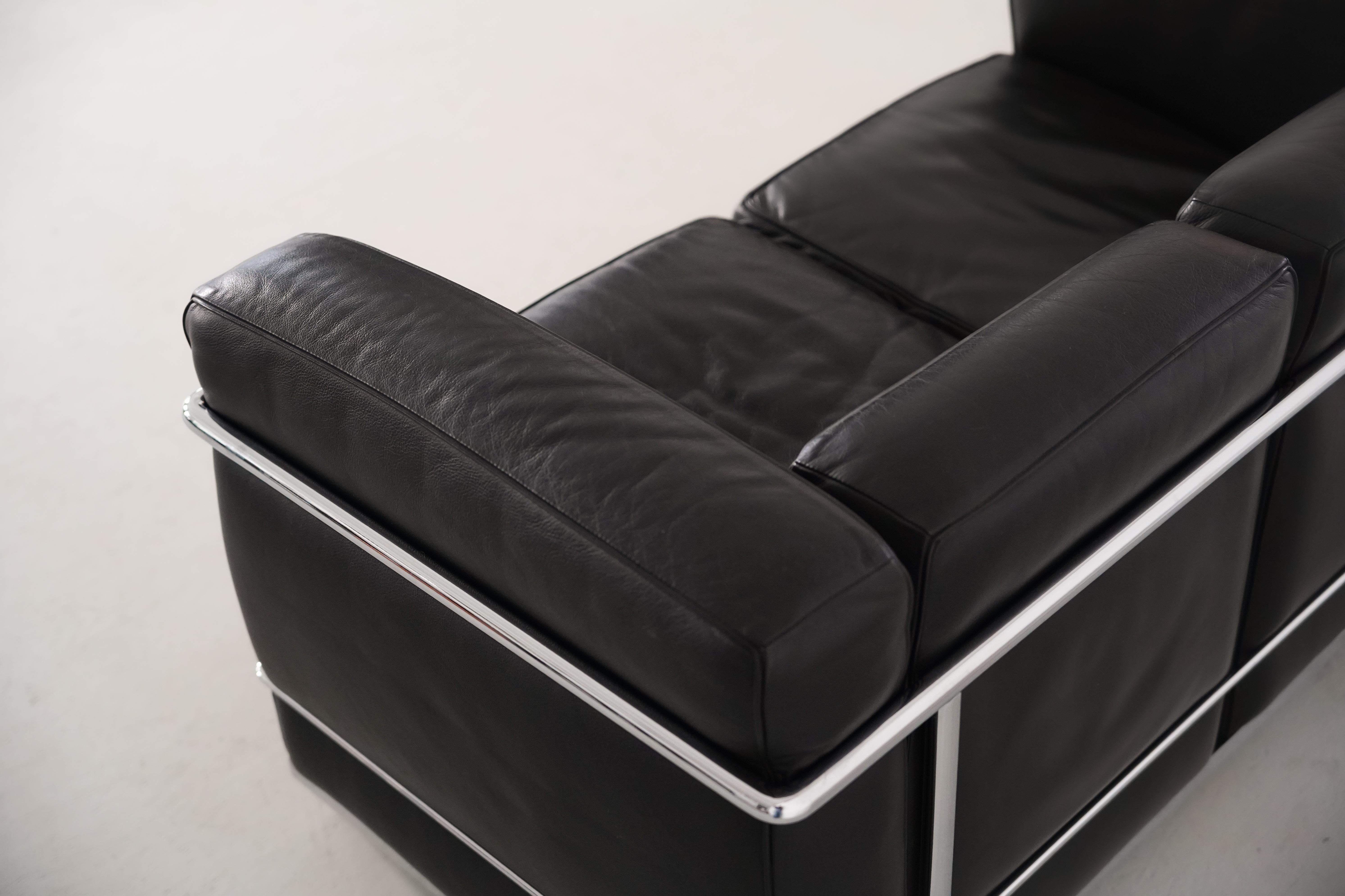 Cuir LC2 de Le Corbusier, Pierre Jeanneret et Charlotte Perriand pour Cassina en vente