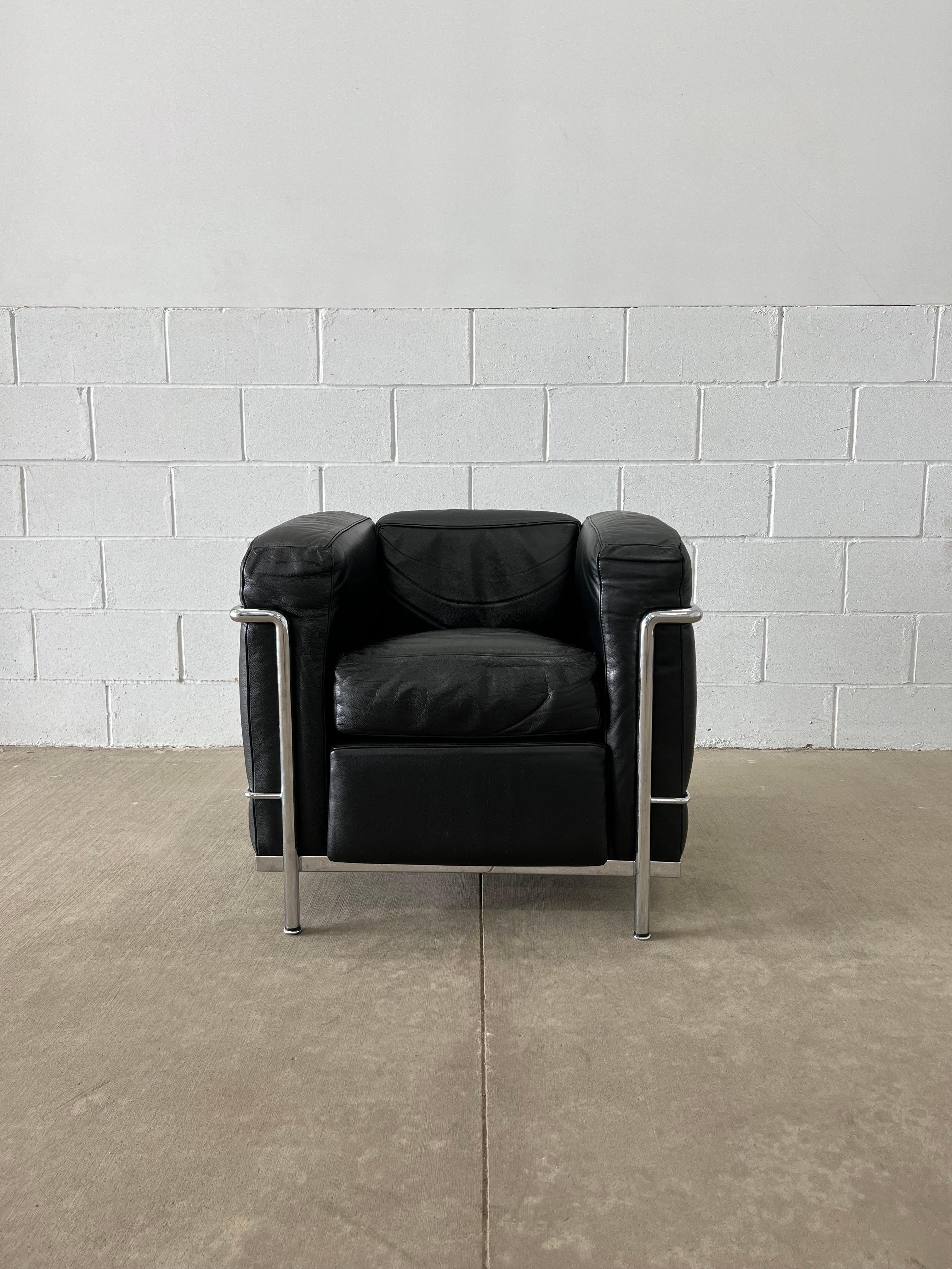 LC2 by Le Corbusier, Pierre Jeanneret, and Charlotte Perriand for Cassina 2