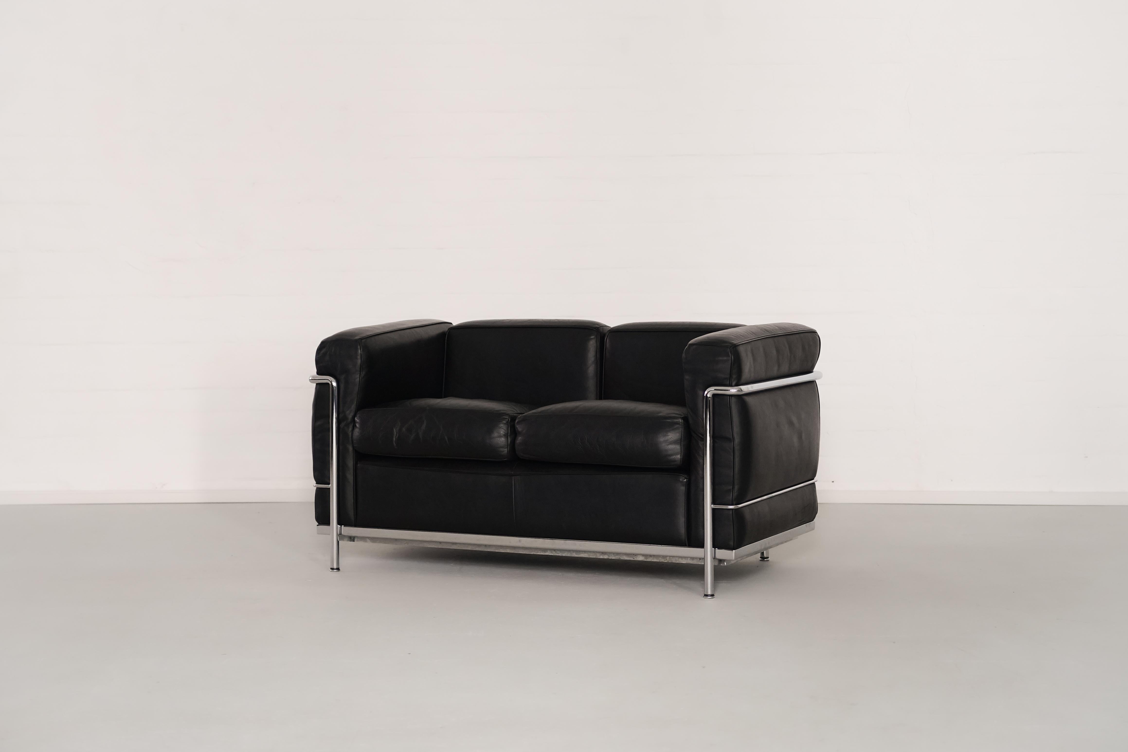 LC2 de Le Corbusier, Pierre Jeanneret et Charlotte Perriand pour Cassina en vente 2