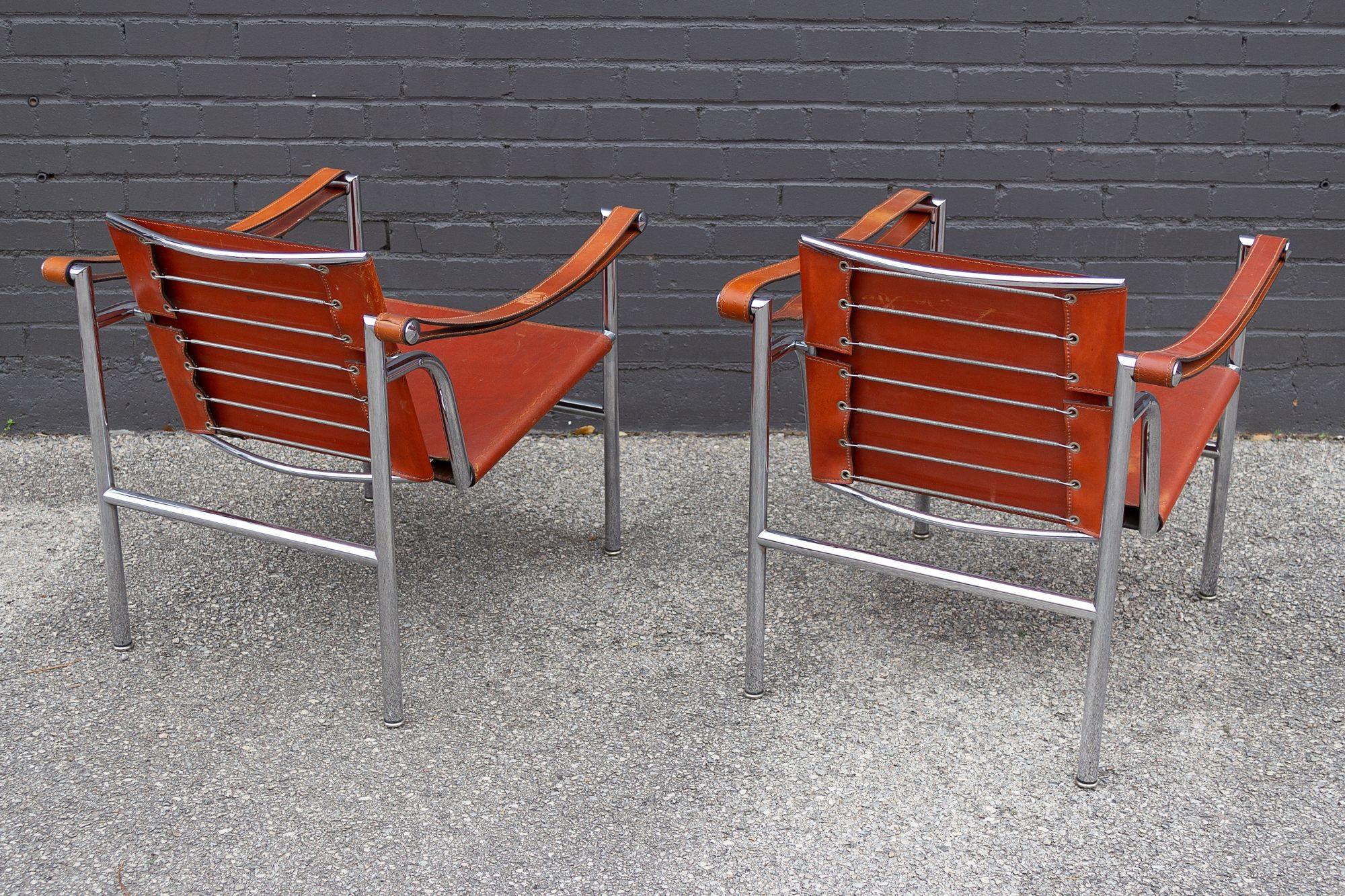 LC2 chairs by Le Corbusier Pierre Jeanneret & Charlotte Perriand Vintage Cassina In Good Condition In Dallas, TX