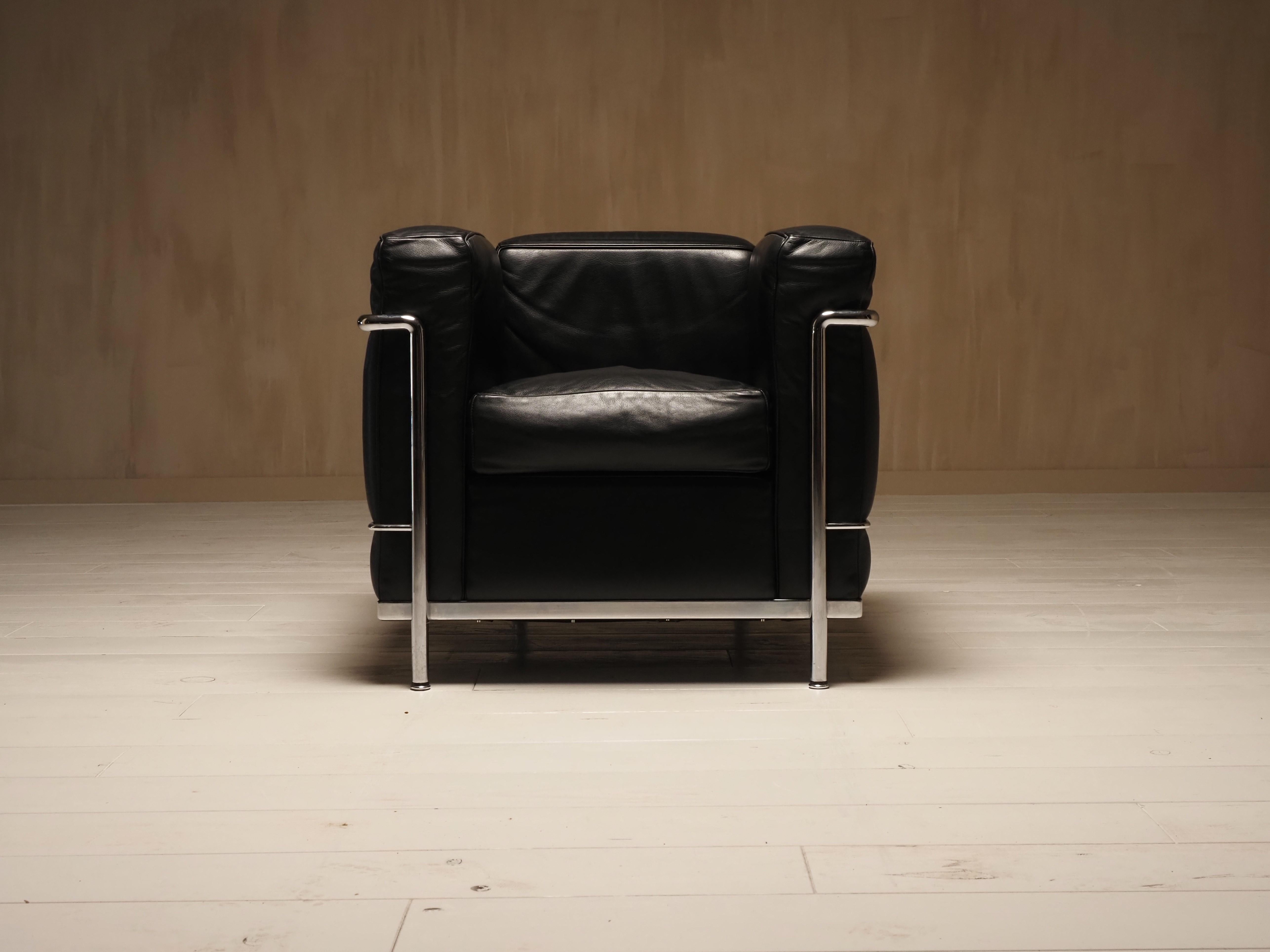 Mid-Century Modern LC2 Club Chair By Le Corbusier, Jeanneret, Perriand for Cassina For Sale