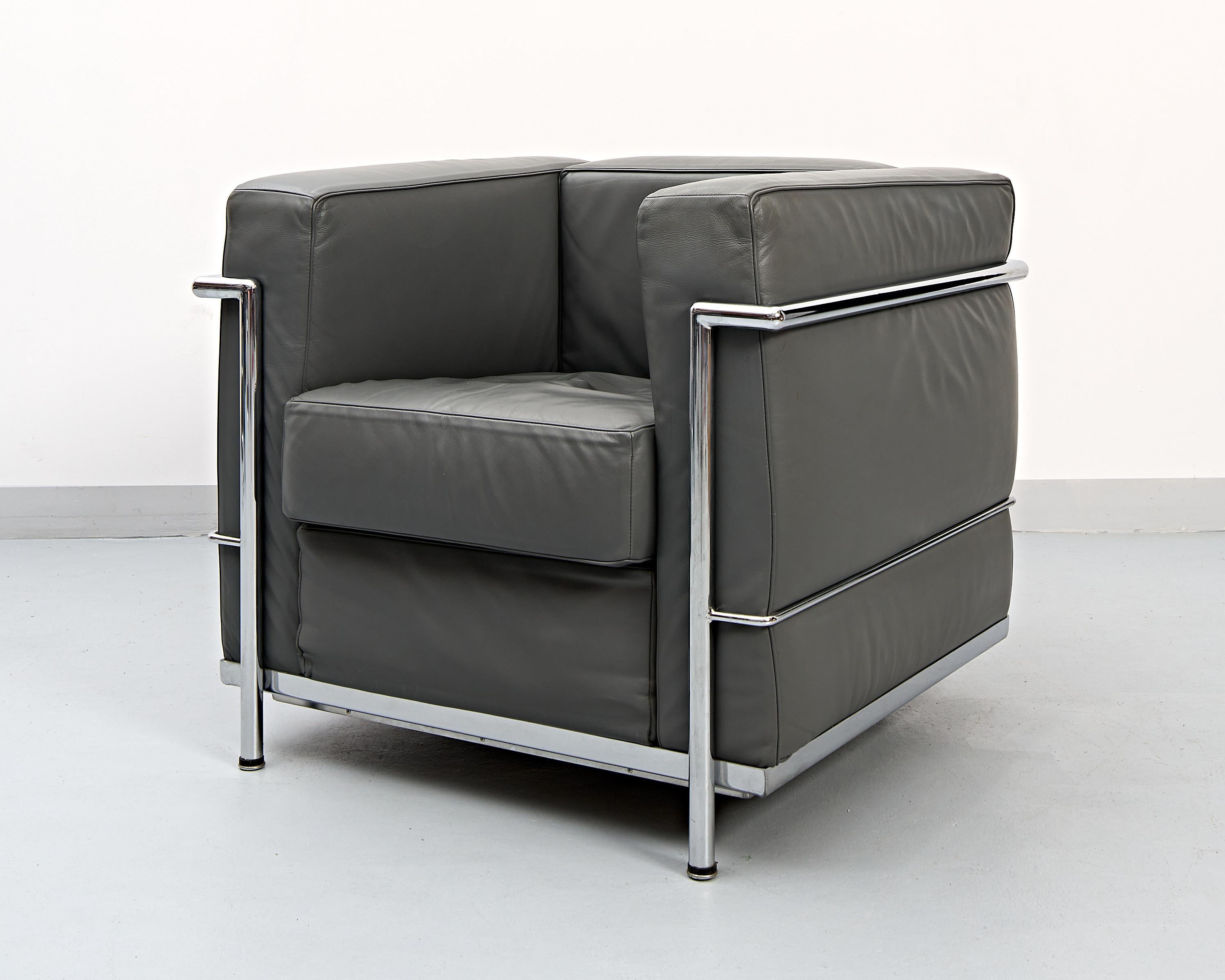 Italian LC2 Club Chair by P. Jeanneret, Le Corbusier & C. Perriand for Alivar, 1980s For Sale