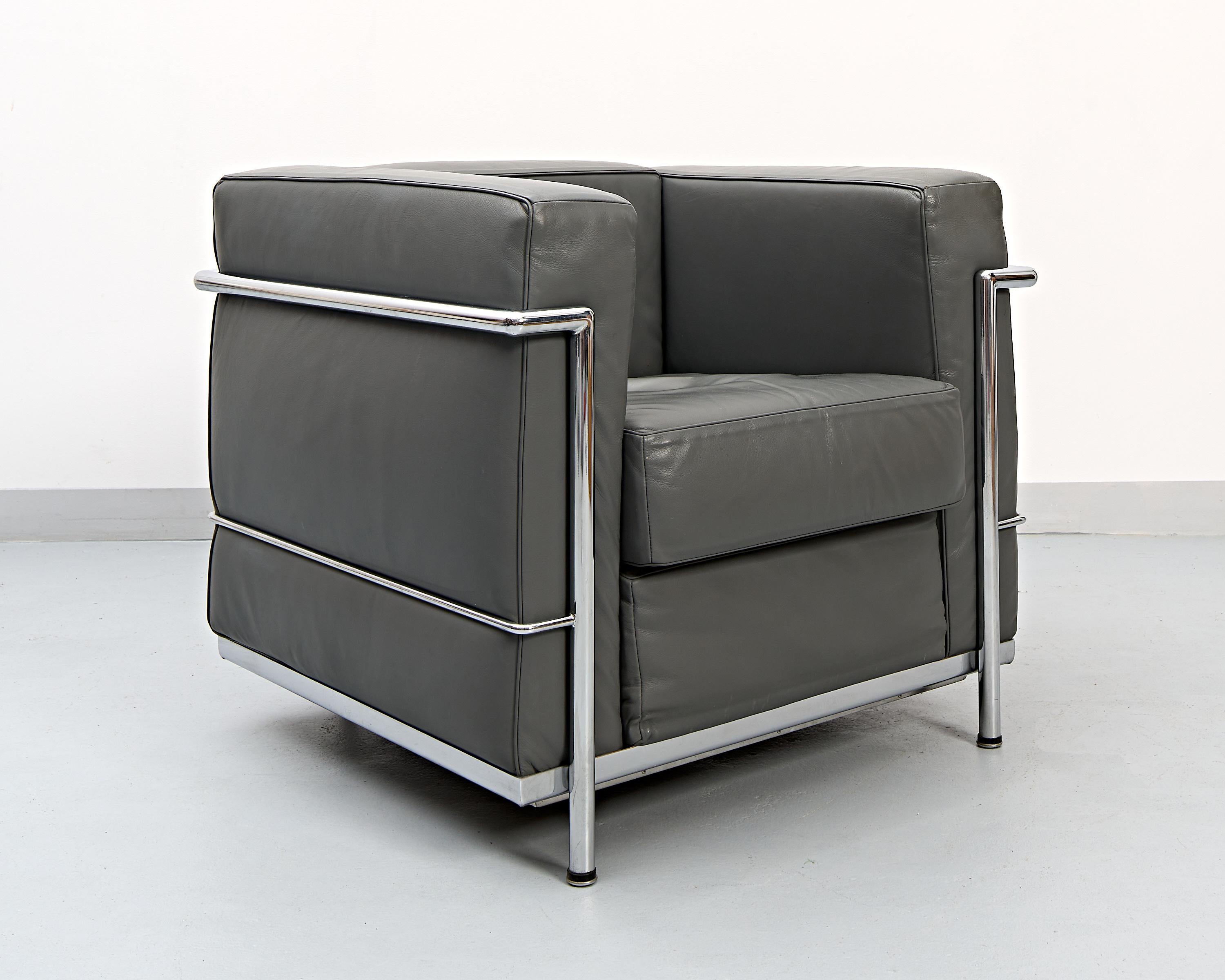Fin du 20e siècle Fauteuil club LC2 de P. Jeanneret, Le Corbusier & C. Perriand pour Alivar, 1980 en vente