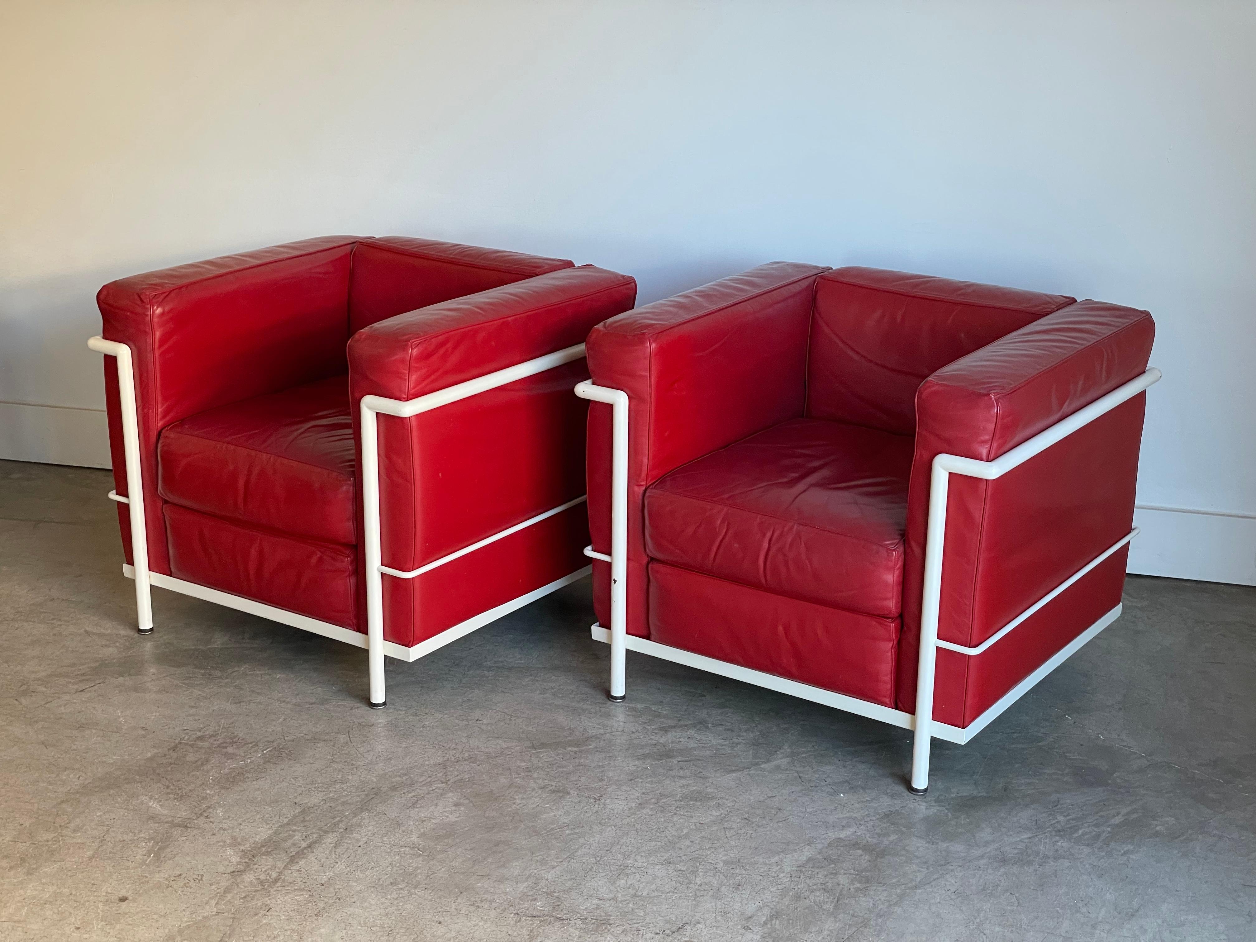 LC2 Club Chairs by Le Corbusier for Alivar For Sale 3