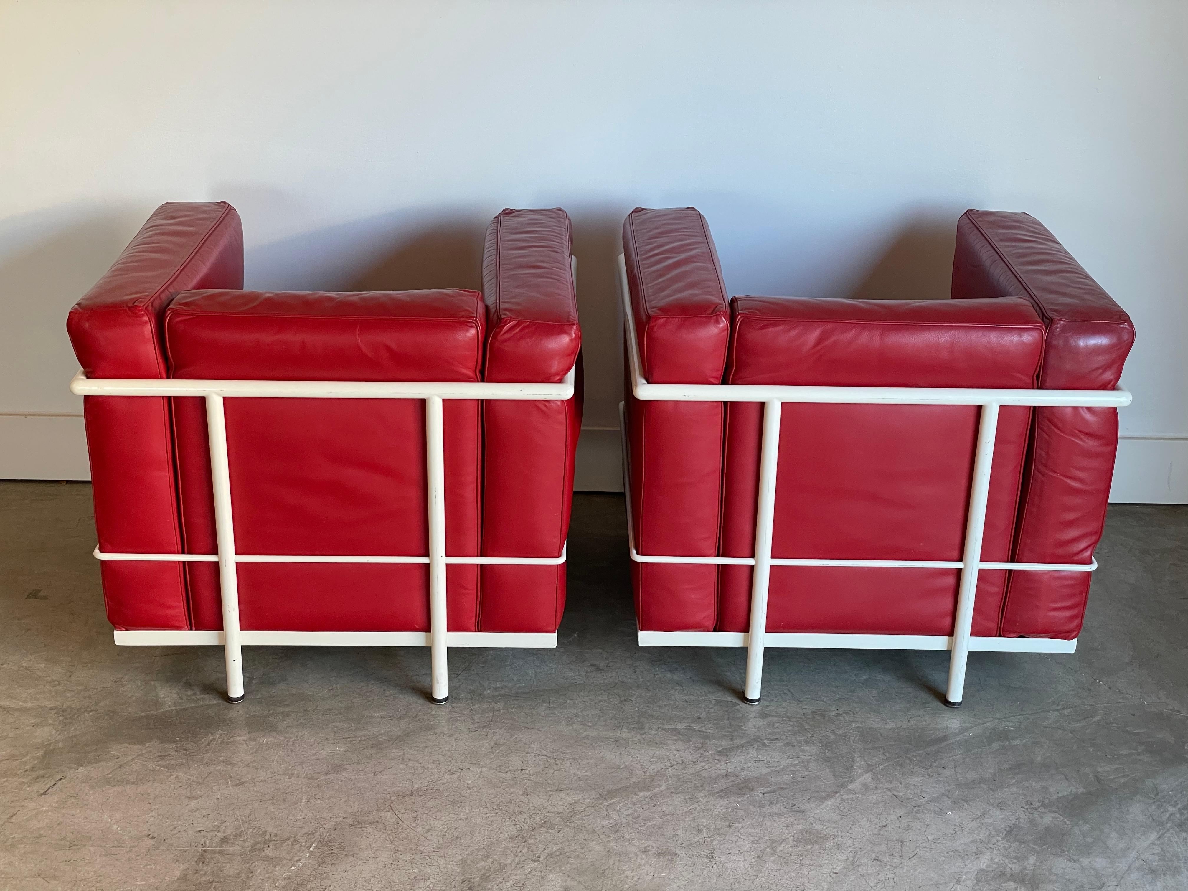 LC2 Club Chairs by Le Corbusier for Alivar For Sale 1