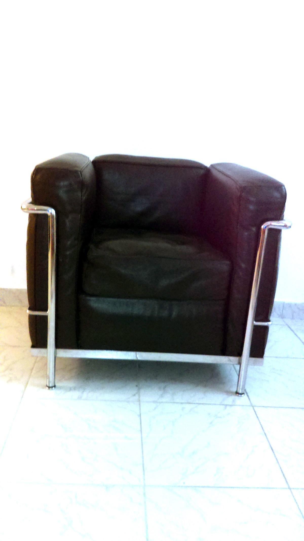 LC2 Leather Lounge Chair by Le Corbusier for Cassina, 1970s For Sale 3