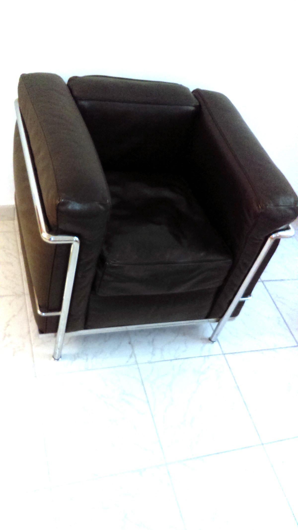 LC2 Leather Lounge Chair by Le Corbusier for Cassina, 1970s For Sale 8