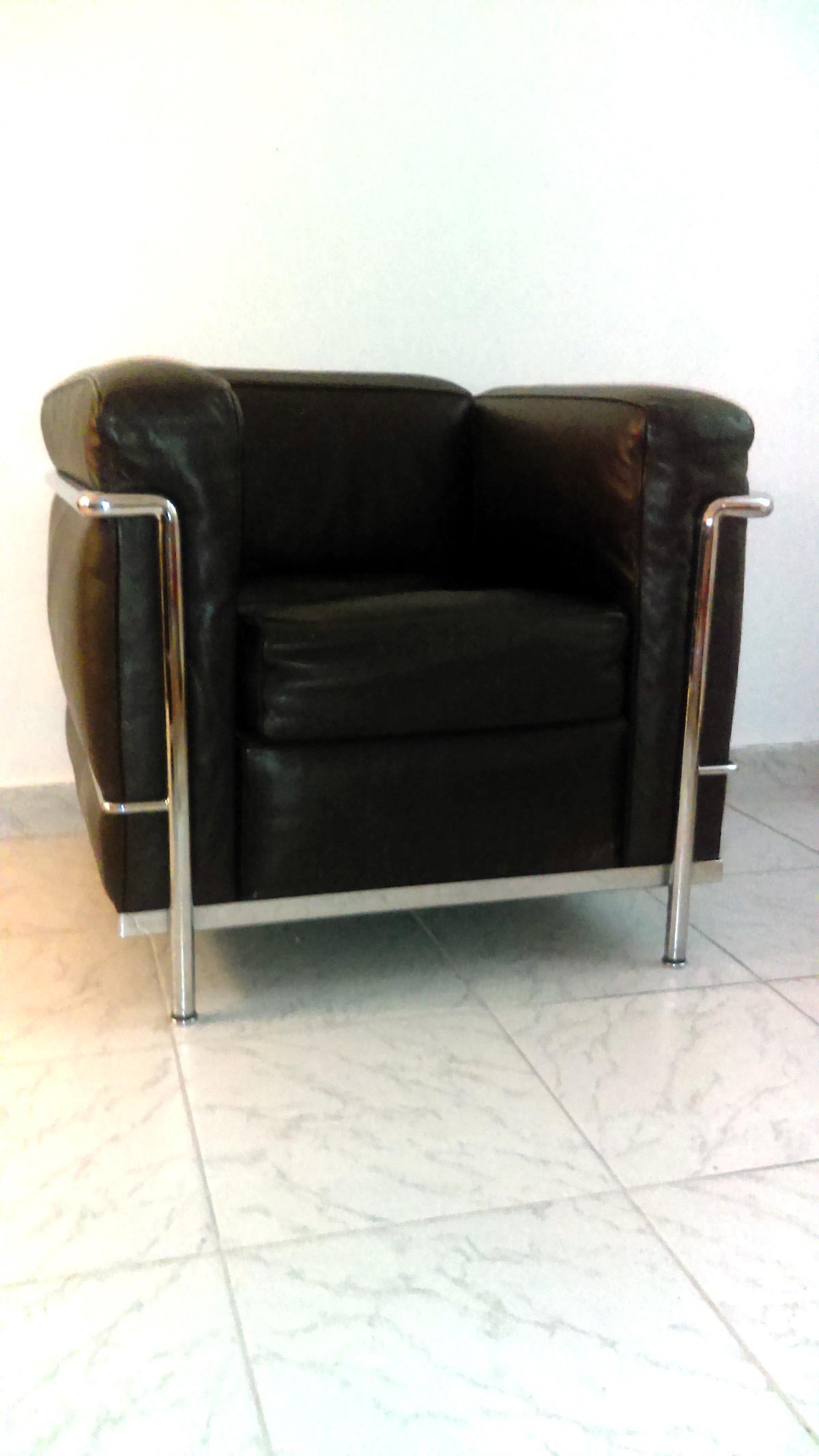 Art Deco LC2 Leather Lounge Chair by Le Corbusier for Cassina, 1970s For Sale