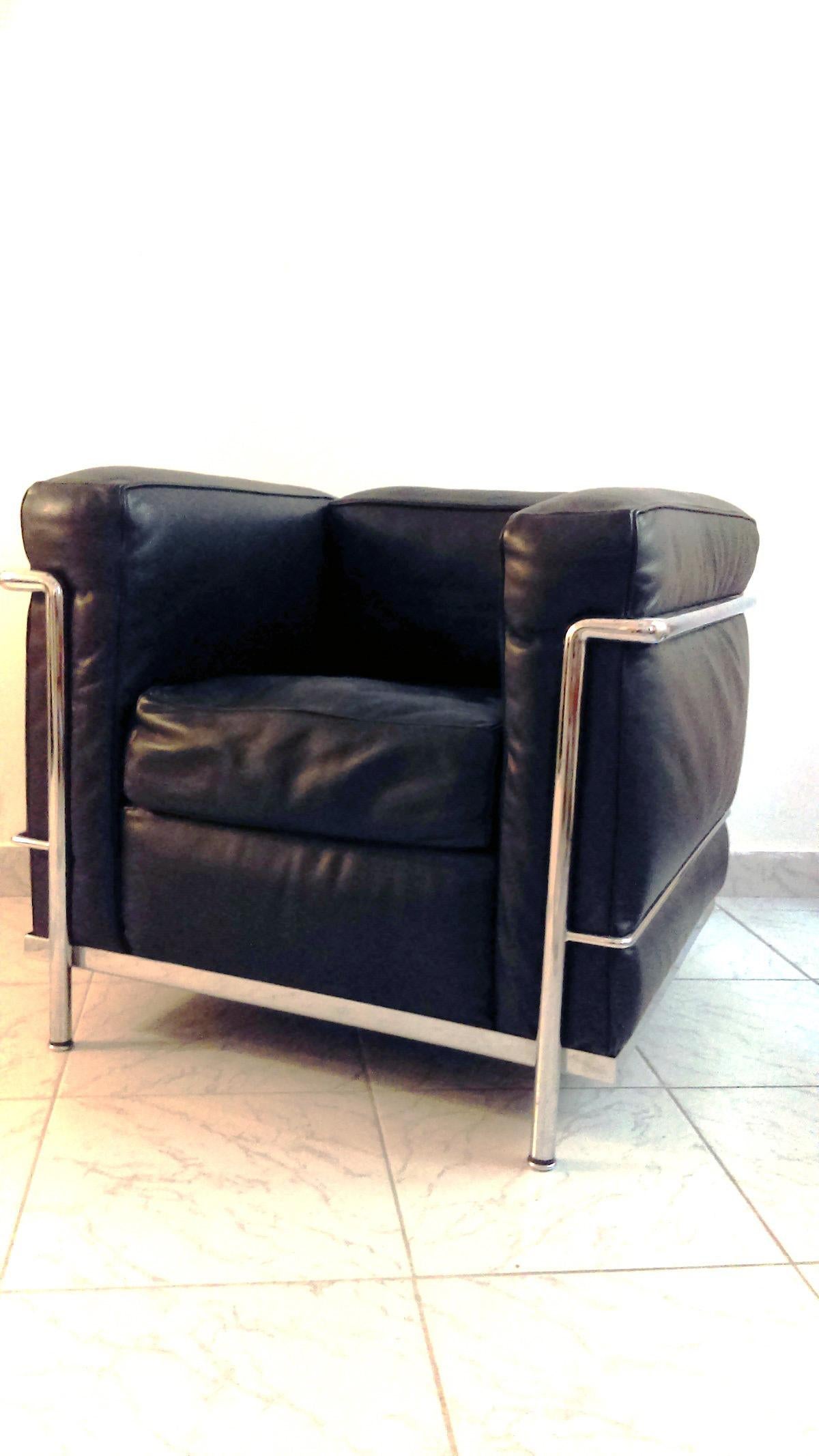 Steel LC2 Leather Lounge Chair by Le Corbusier for Cassina, 1970s For Sale