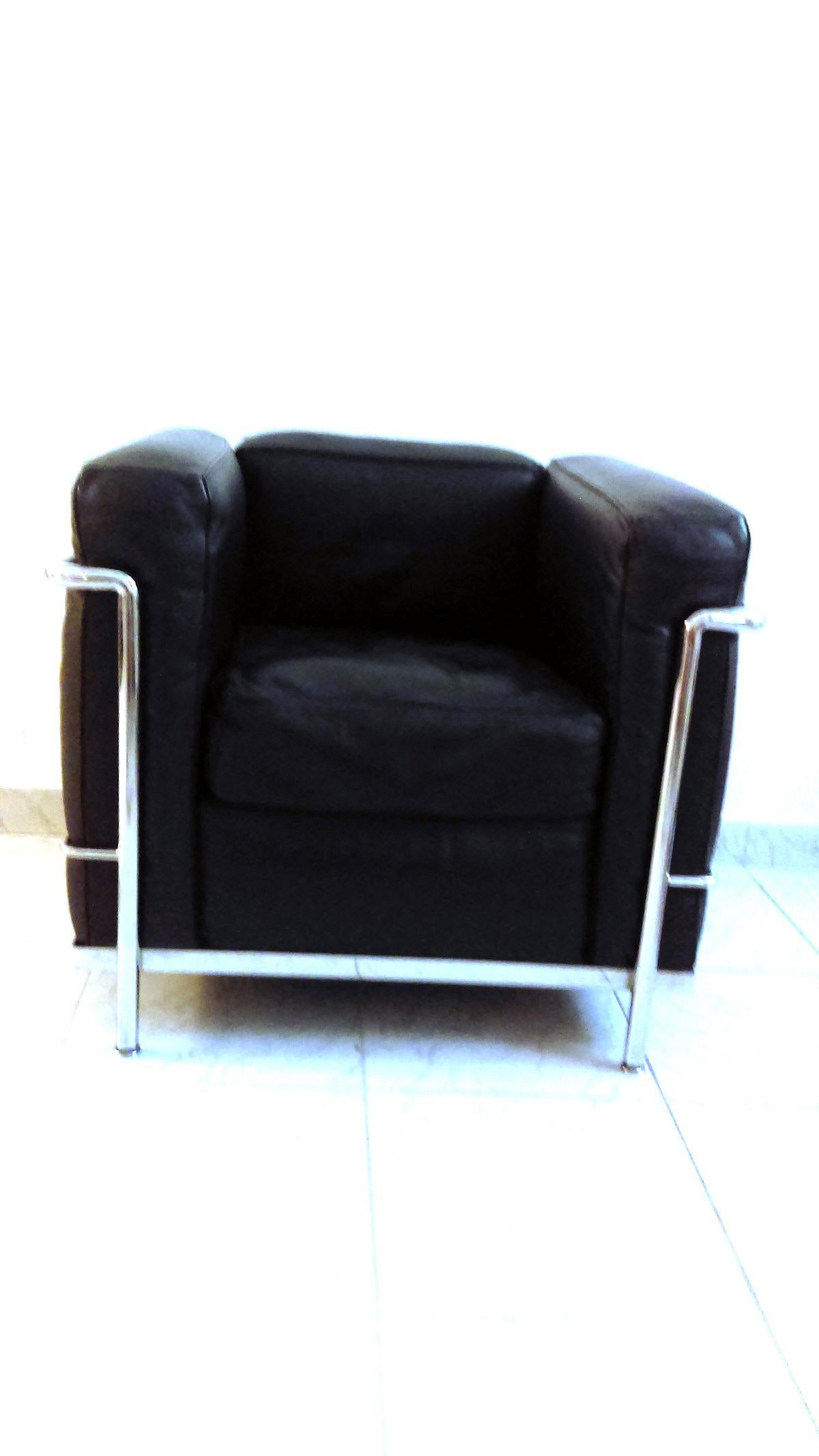 LC2 Leather Lounge Chair by Le Corbusier for Cassina, 1970s For Sale 2