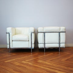 LC2 Petite Sessel für Cassina, Paar.