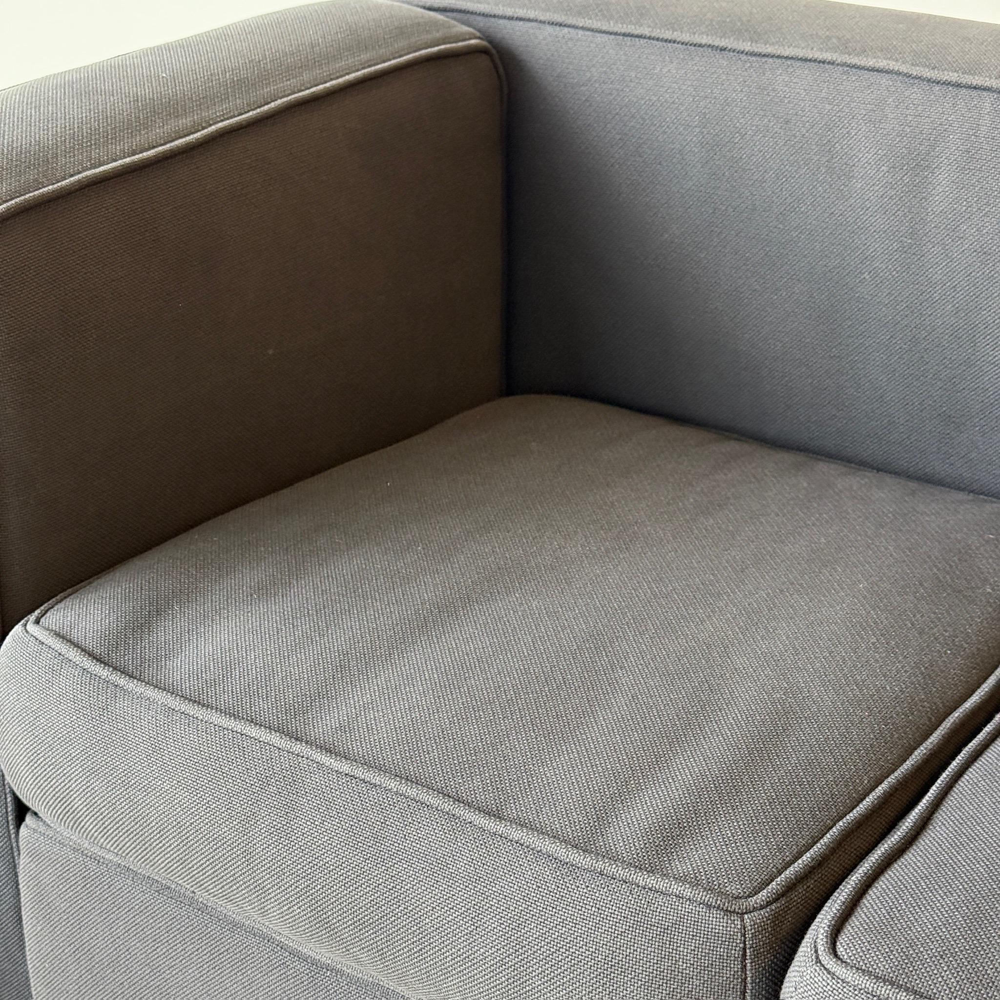 Mid-Century Modern LC2 Petite Causeuse par Le Corbusier pour Cassina en vente